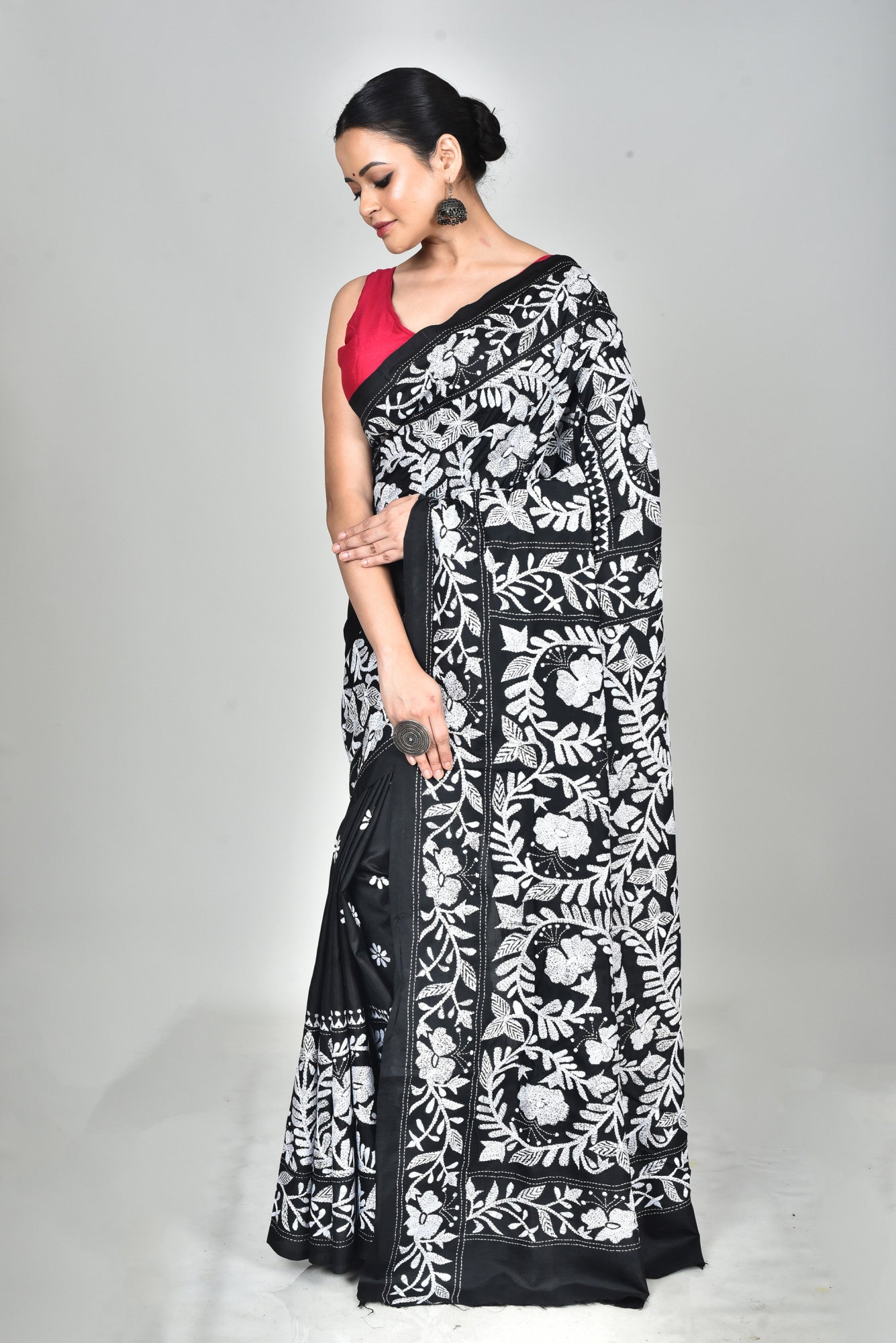BANGALORE SILK KANTHA SAREE Thumbnail