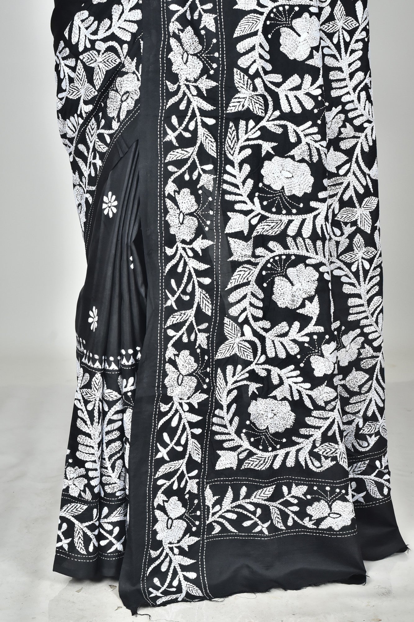 BANGALORE SILK KANTHA SAREE Thumbnail
