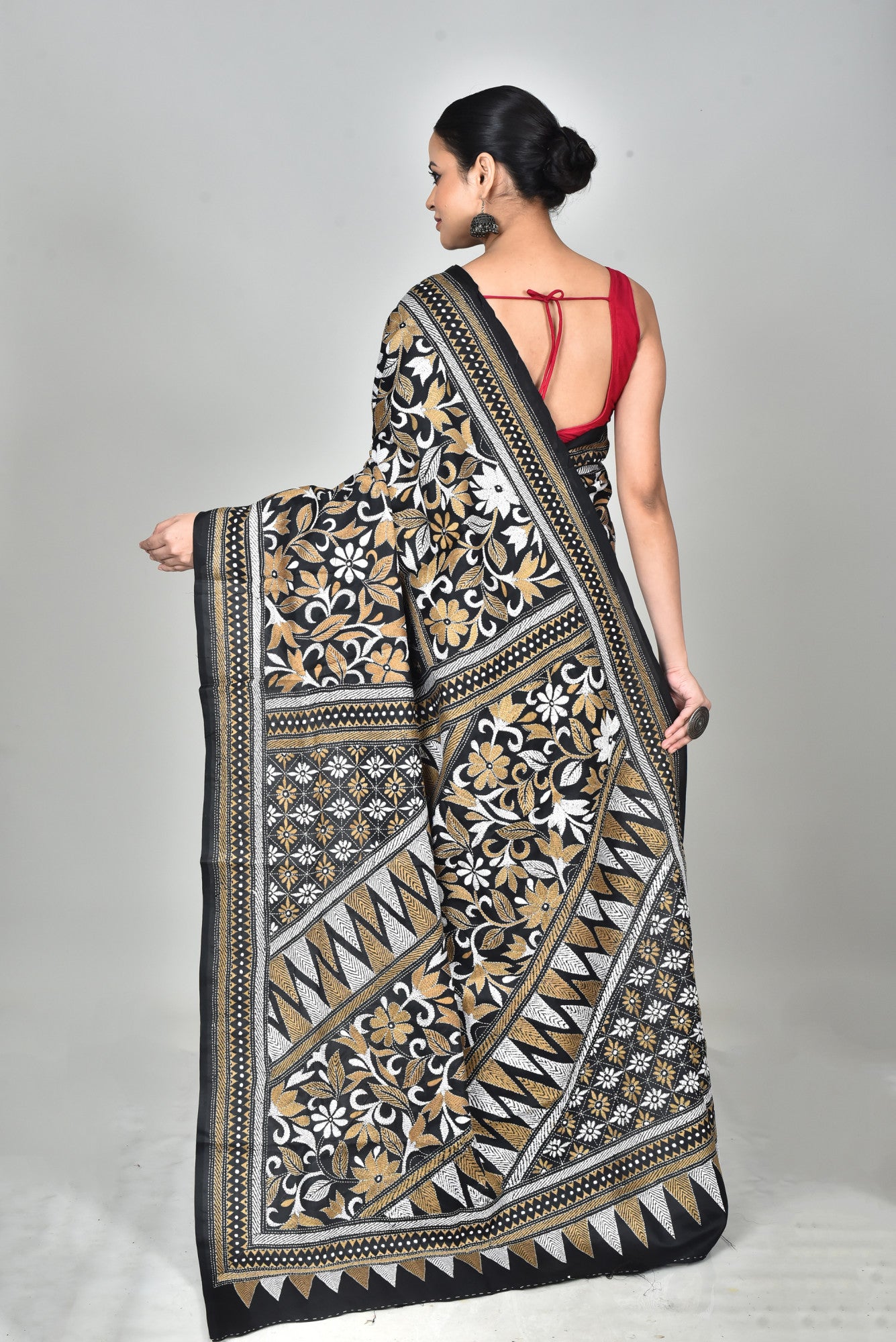 BANGALORE SILK KANTHA SAREE Thumbnail