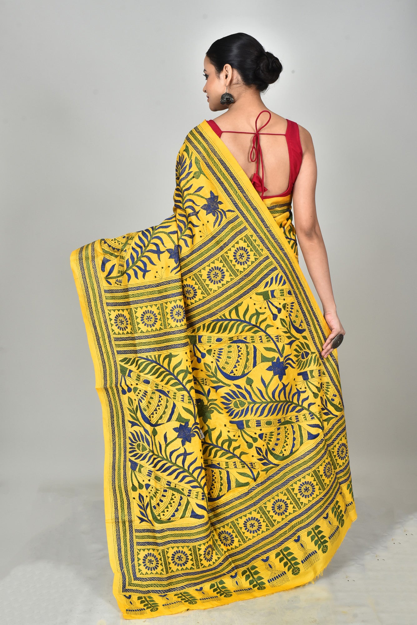 BANGALORE SILK KANTHA SAREE Thumbnail