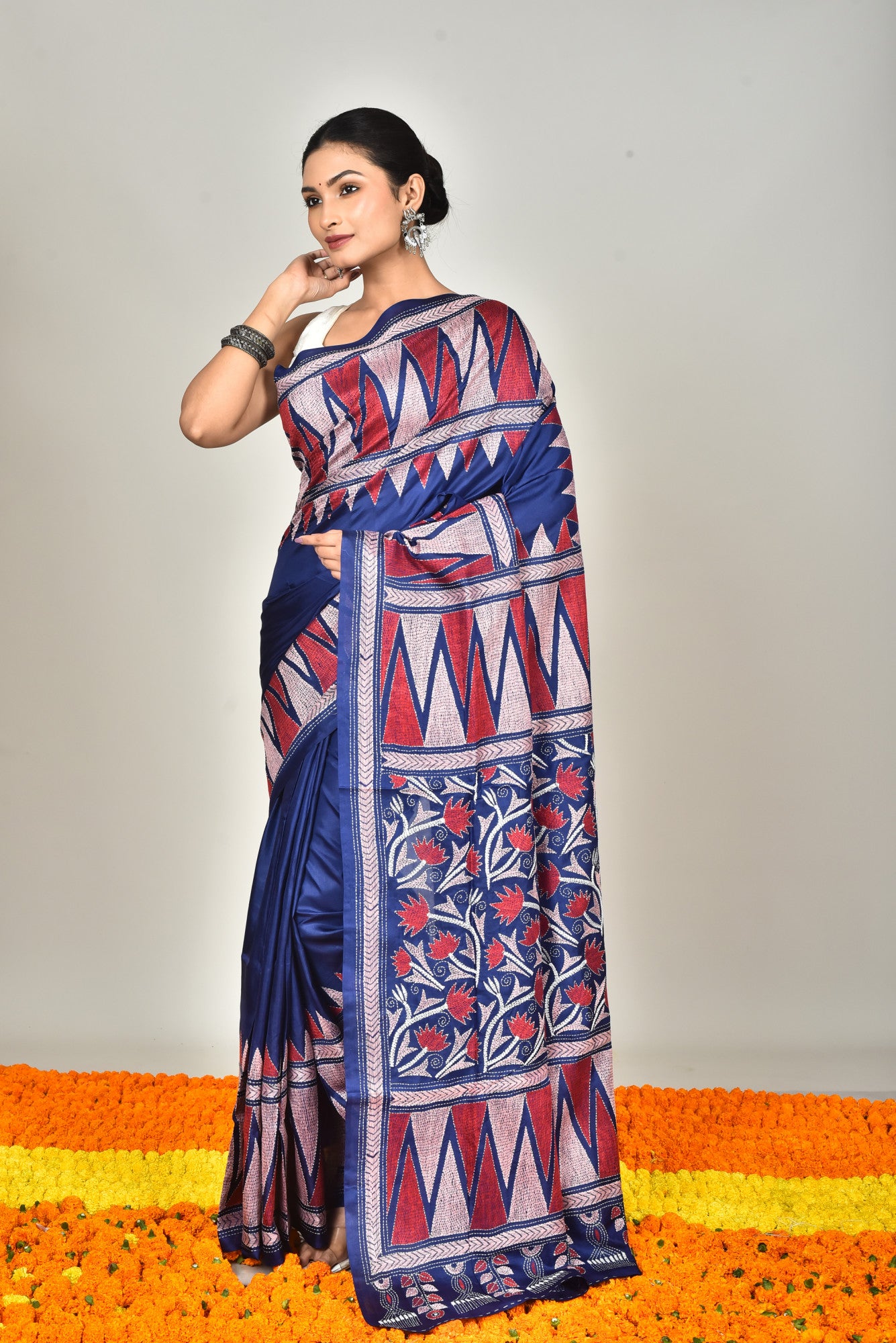 BANGALORE SILK KANTHA SAREE Thumbnail