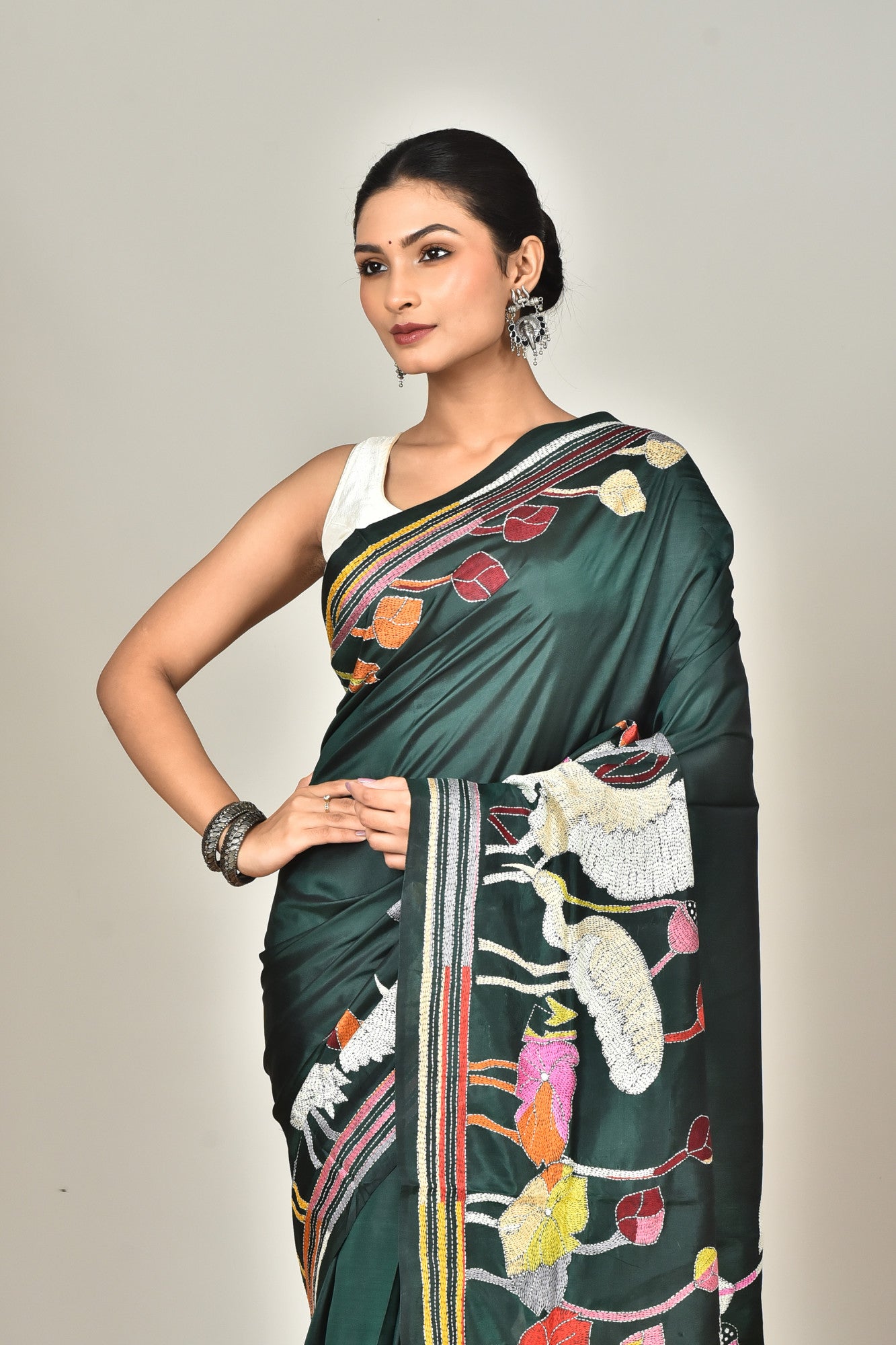 BANGALORE SILK KANTHA SAREE Thumbnail