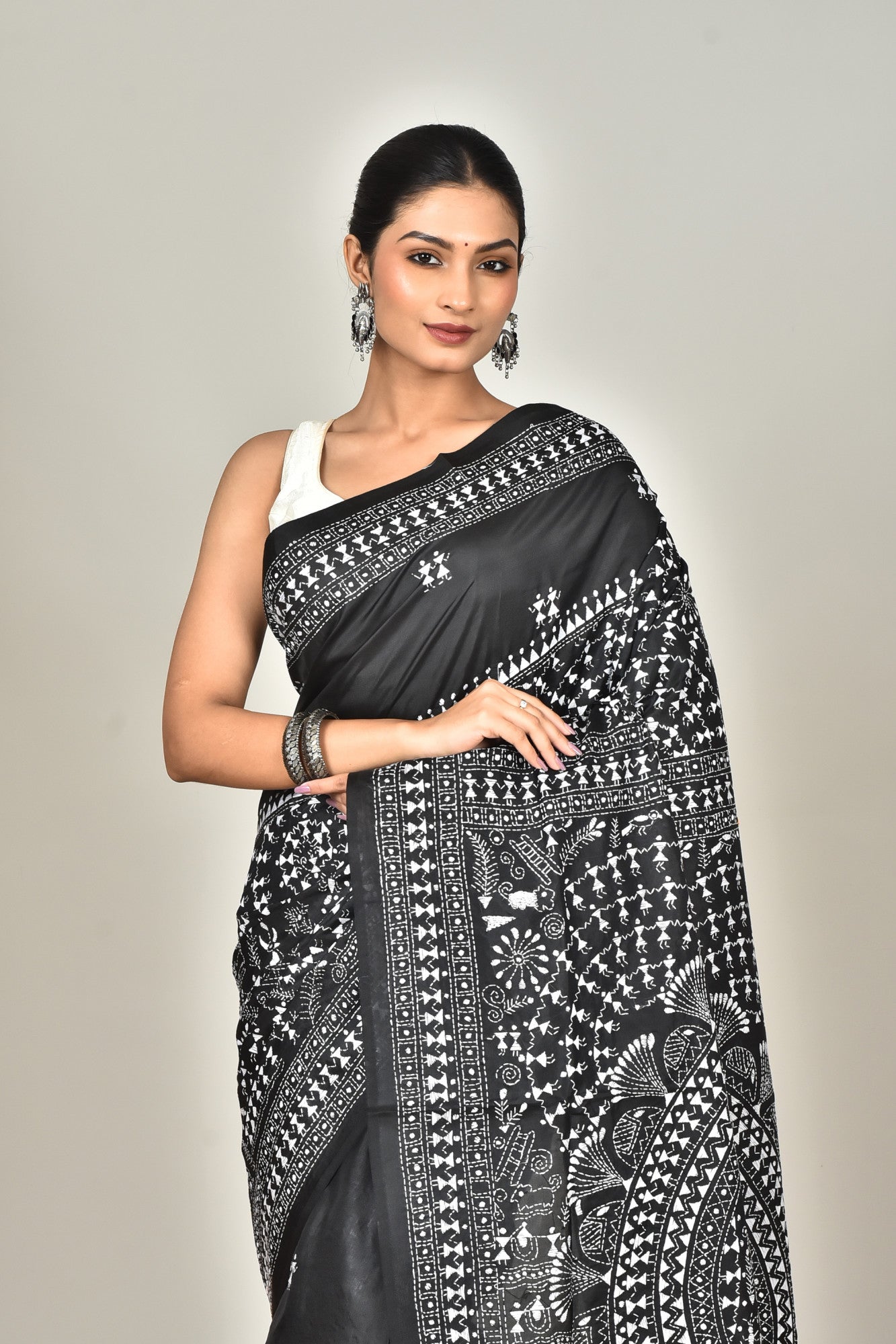 BANGALORE SILK KANTHA SAREE Thumbnail