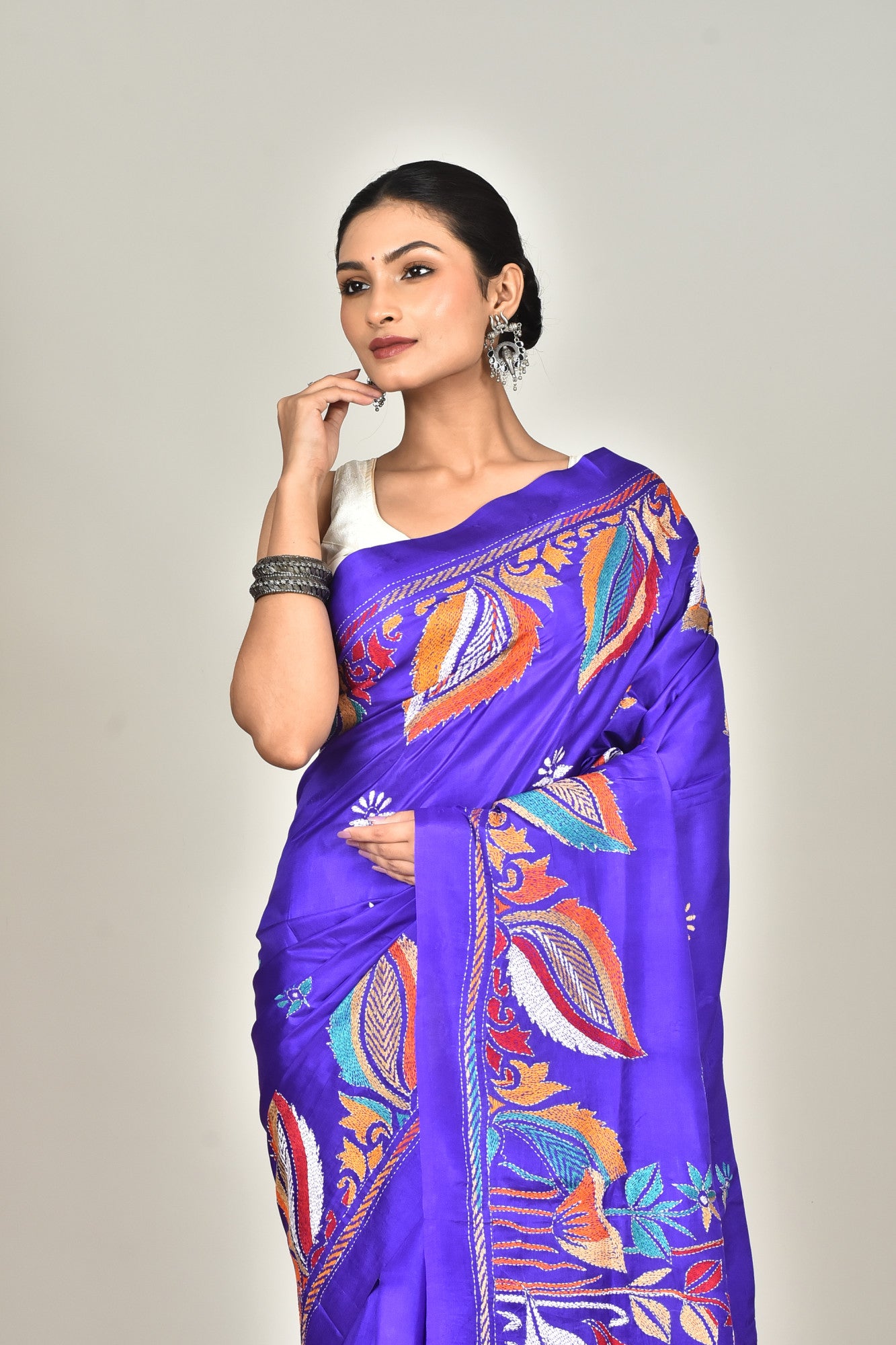 BANGALORE SILK KANTHA SAREE Thumbnail