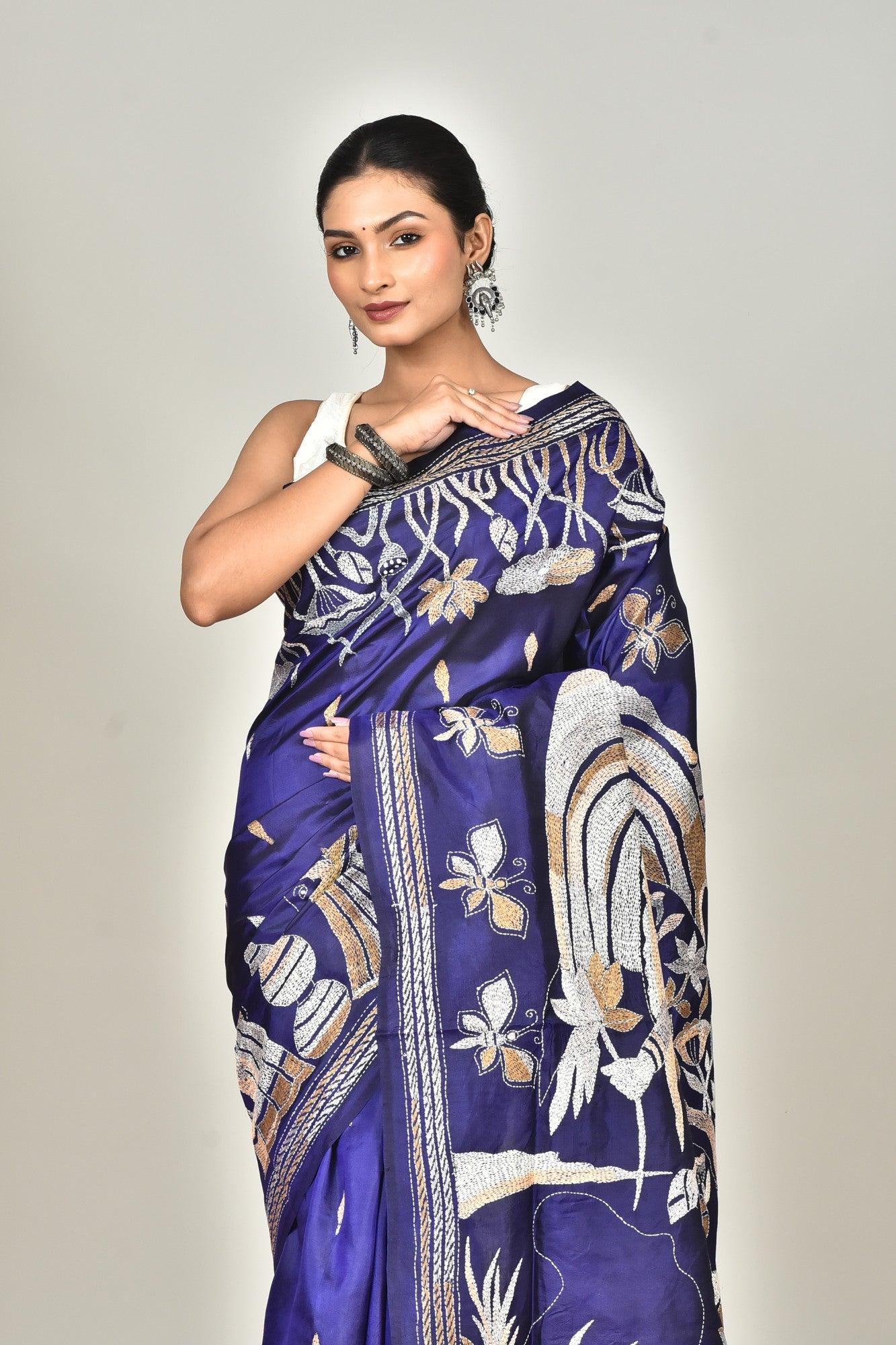 BANGALORE SILK KANTHA SAREE Thumbnail