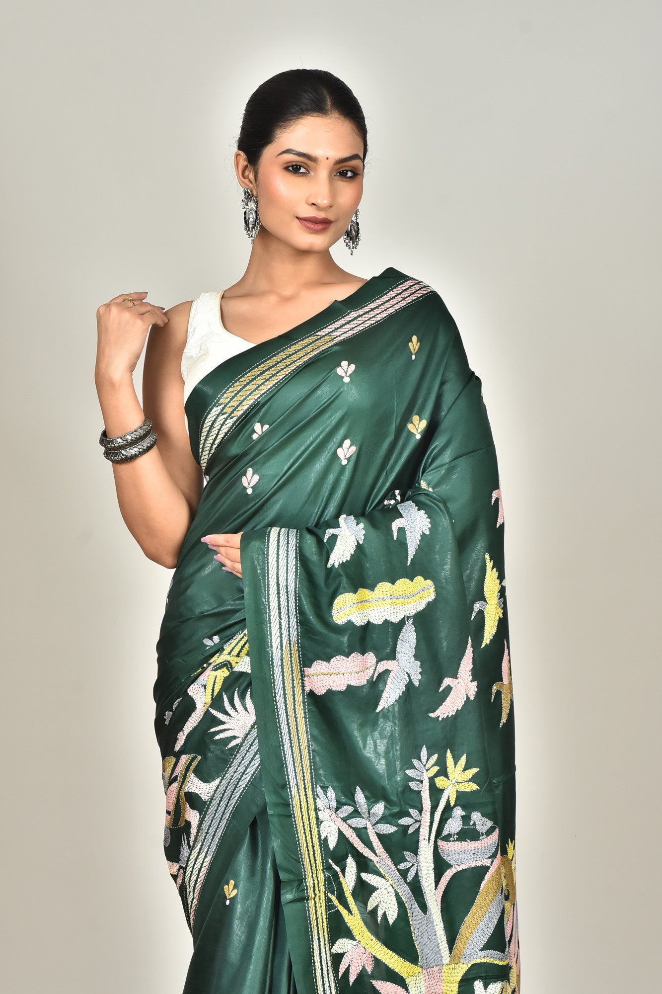 BANGALORE SILK KANTHA SAREE Thumbnail