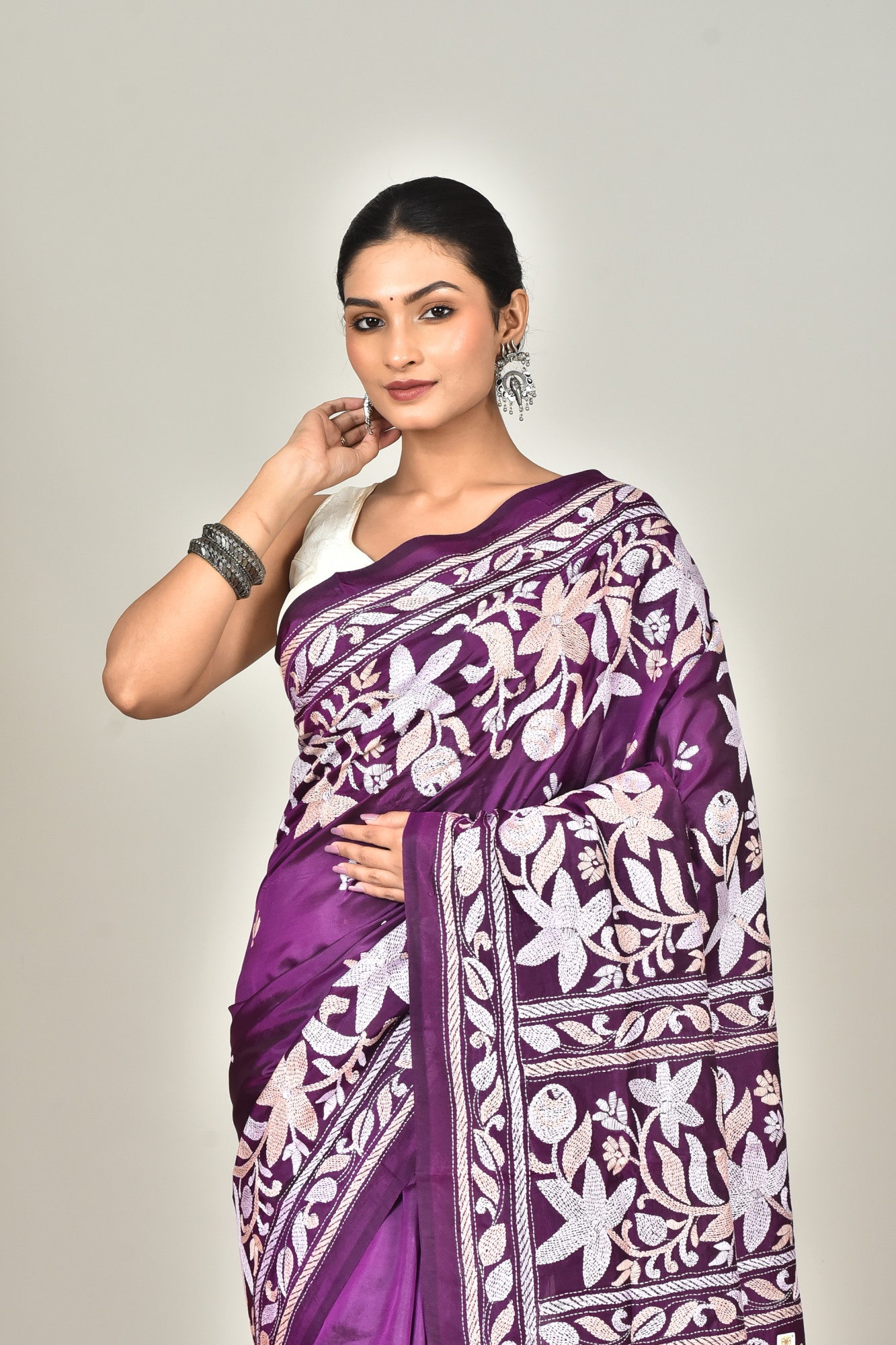BANGALORE SILK KANTHA SAREE Thumbnail