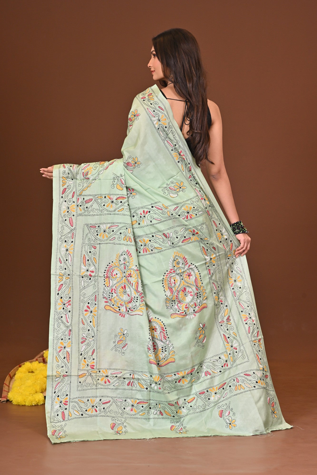 BASANTIKA BLENDED SILK KANTHA SAREE Thumbnail