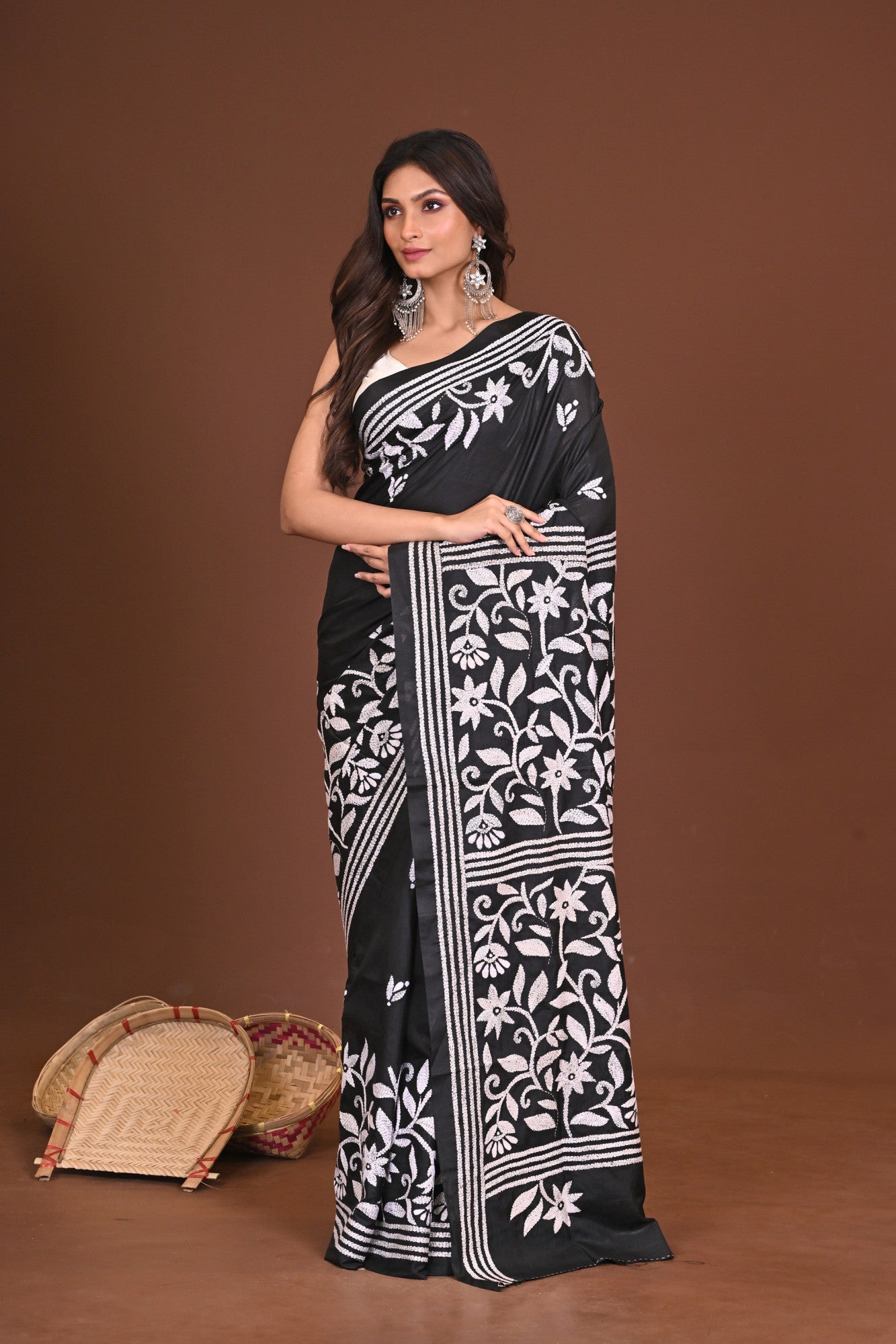 BHAAVYA BLENDED SILK KANTHA SAREE Thumbnail