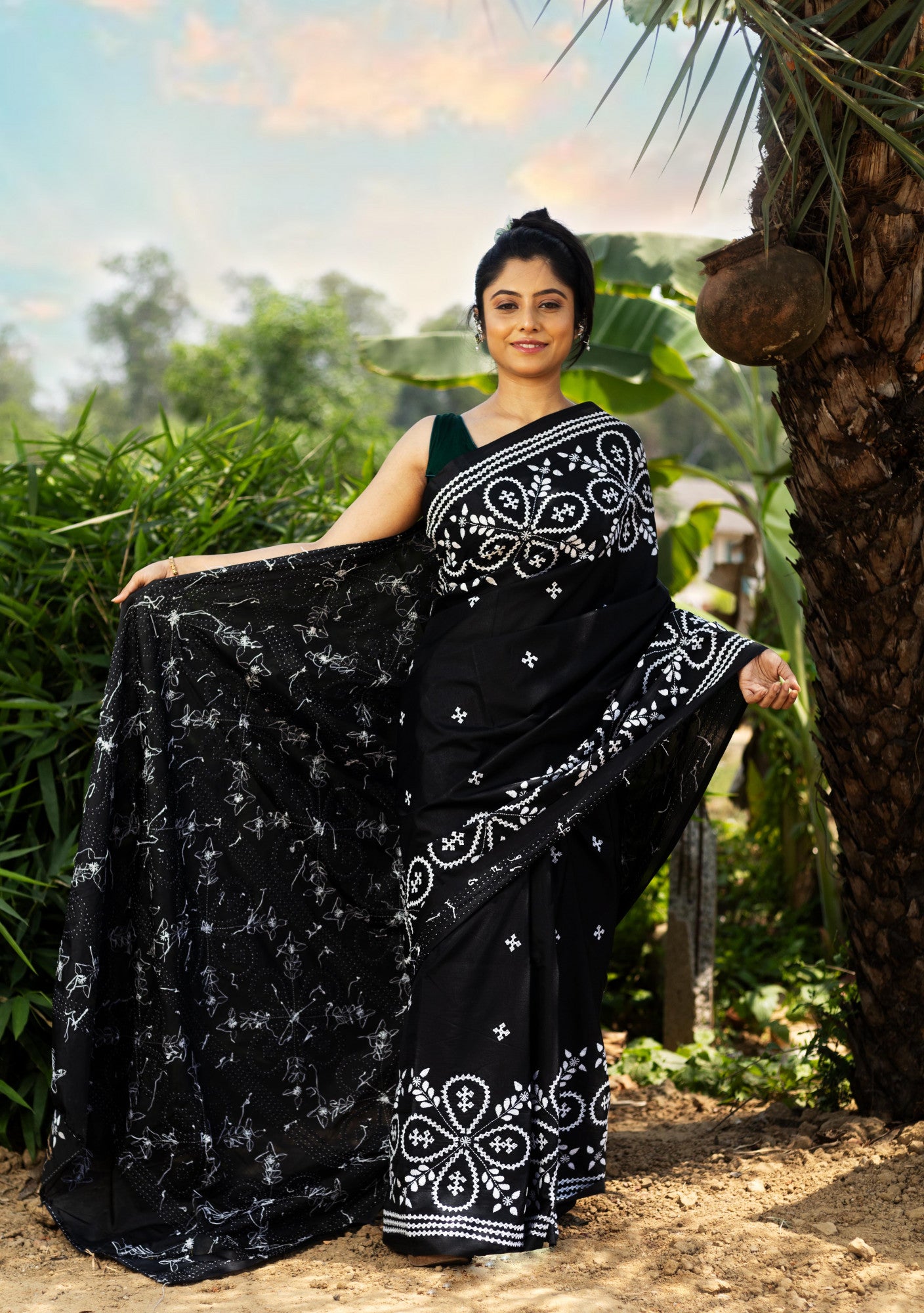 Blended Silk Gujrati Stitch Kantha Saree Black