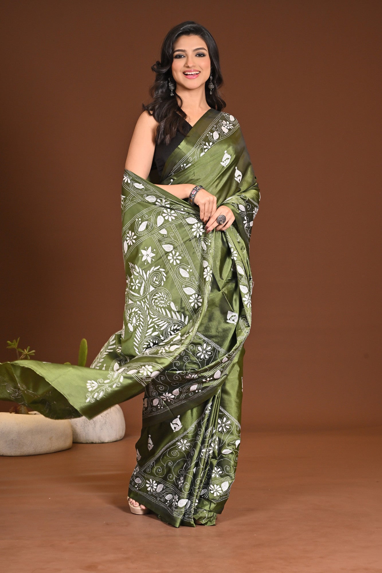 Blended Silk Kantha Stitch Saree Green Thumbnail