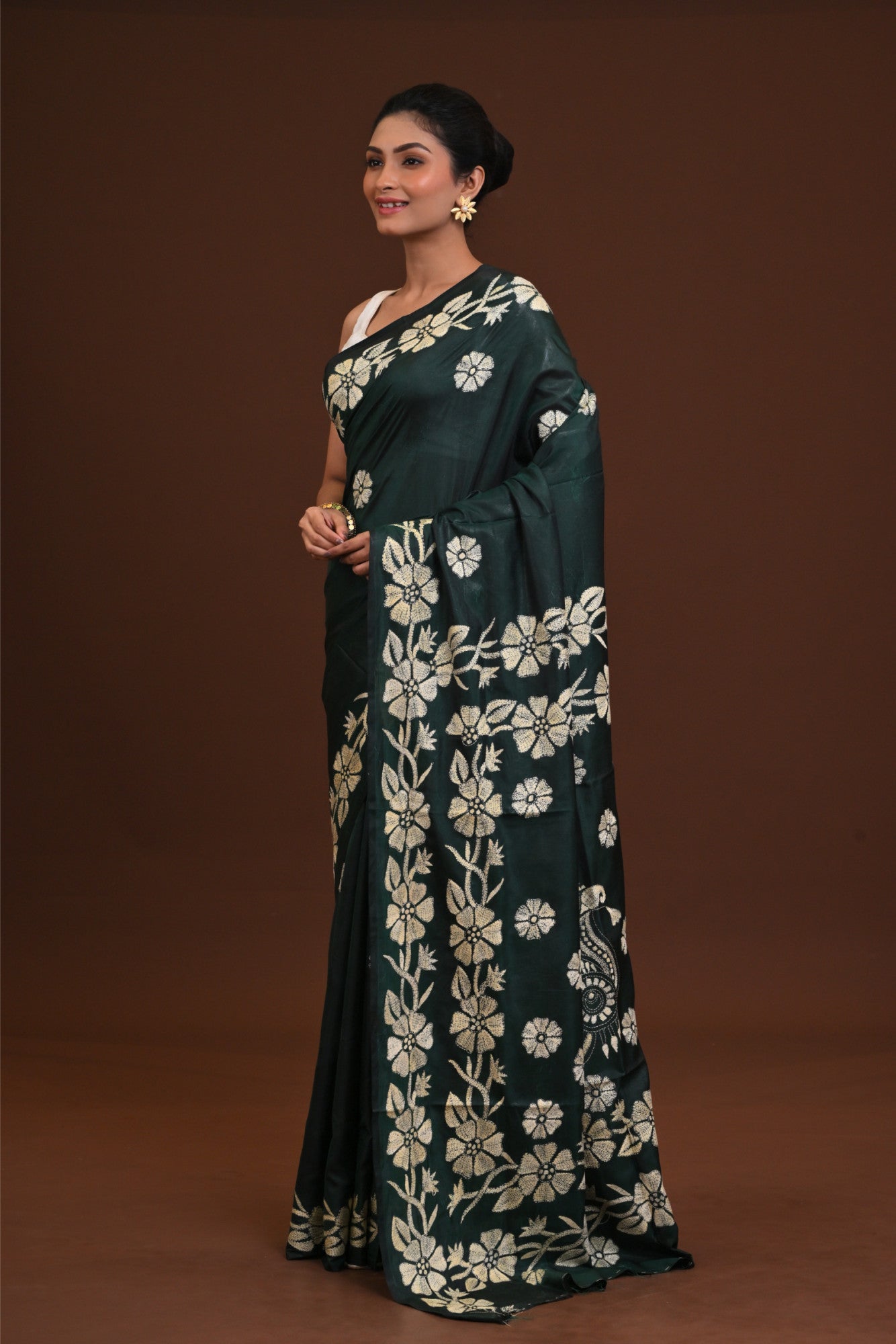 Blended Silk Kantha Stitch Saree Green Thumbnail