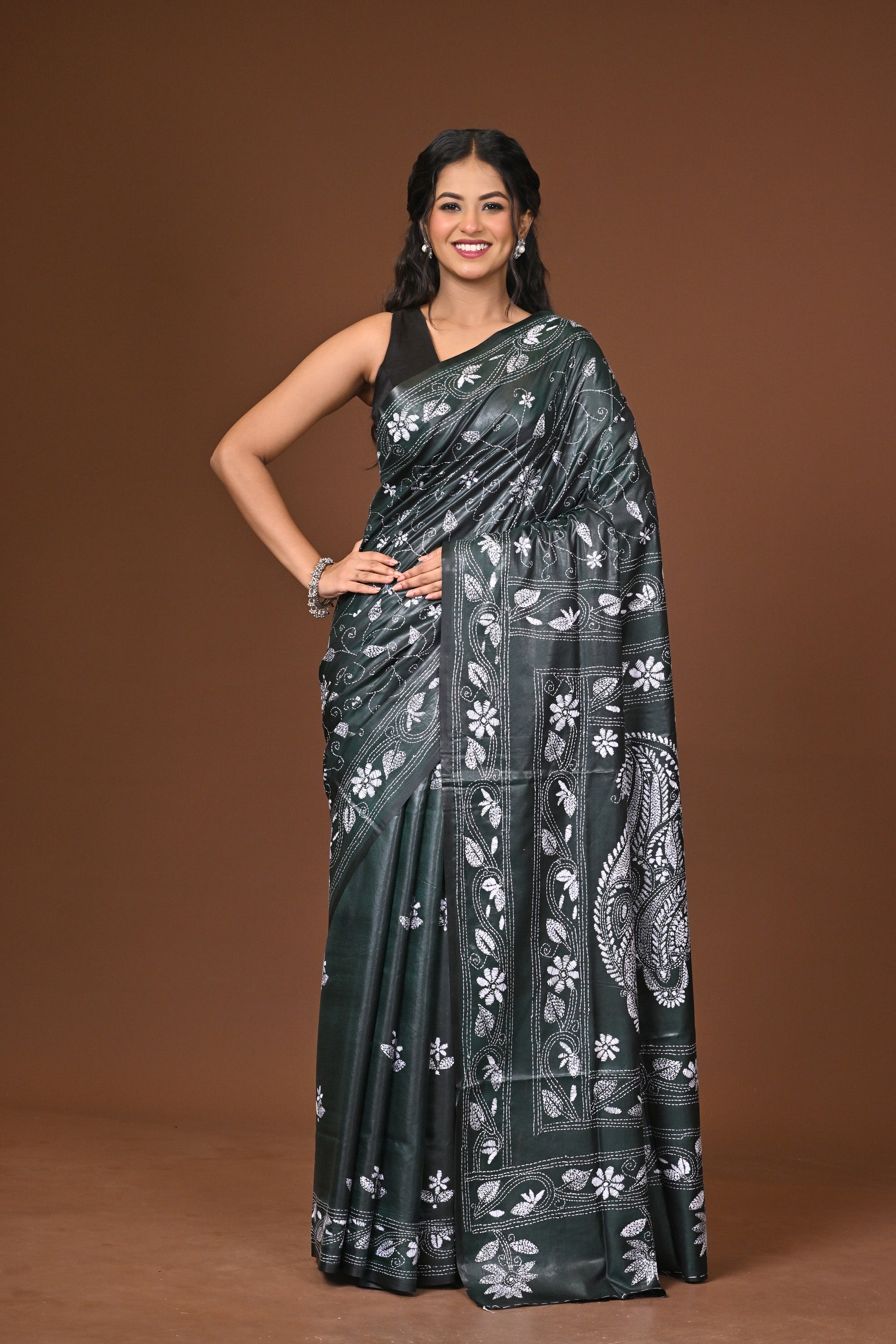 Blended Silk Kantha Stitch Saree Green Thumbnail