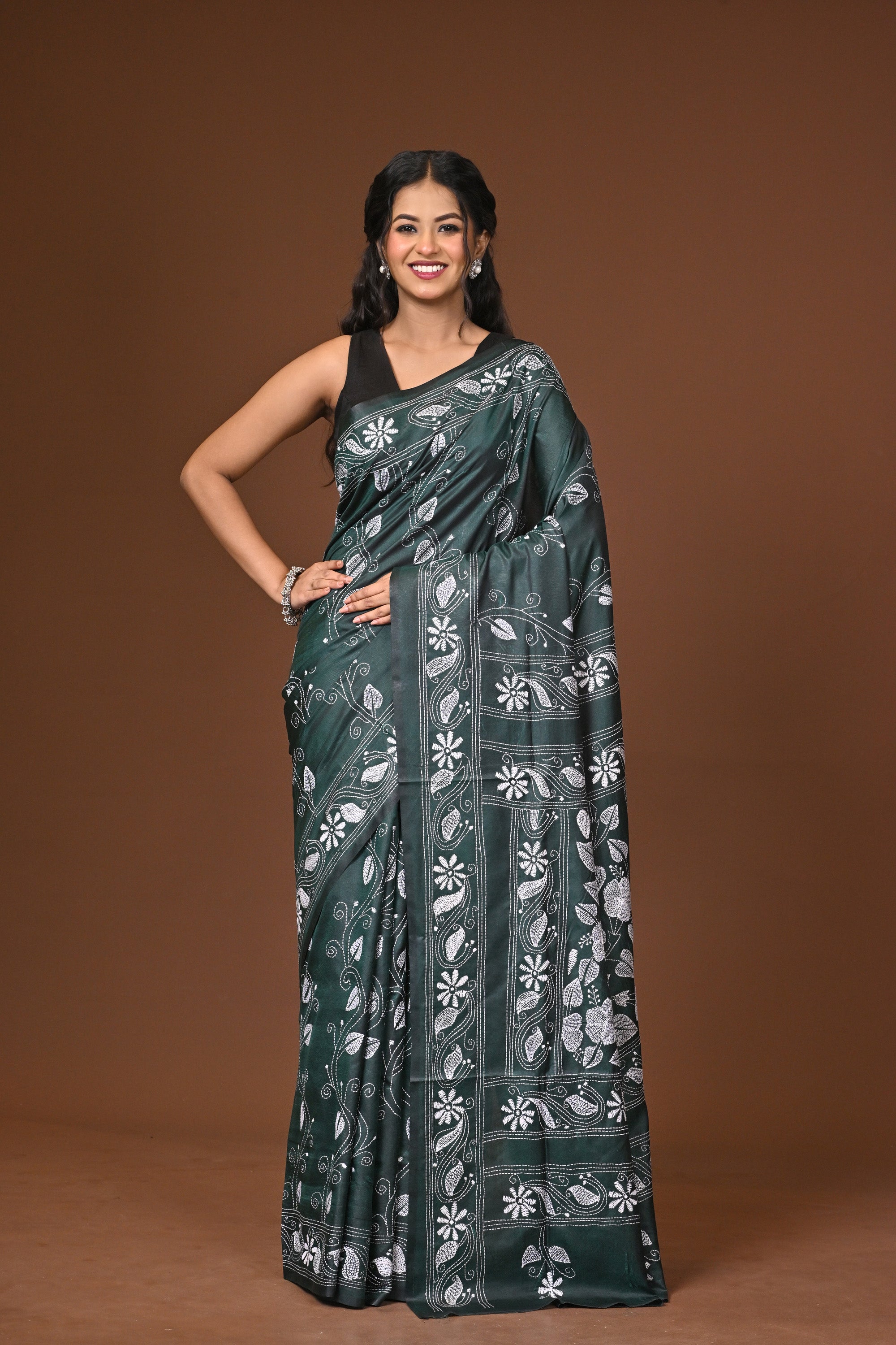 Blended Silk Kantha Stitch Saree Green Thumbnail
