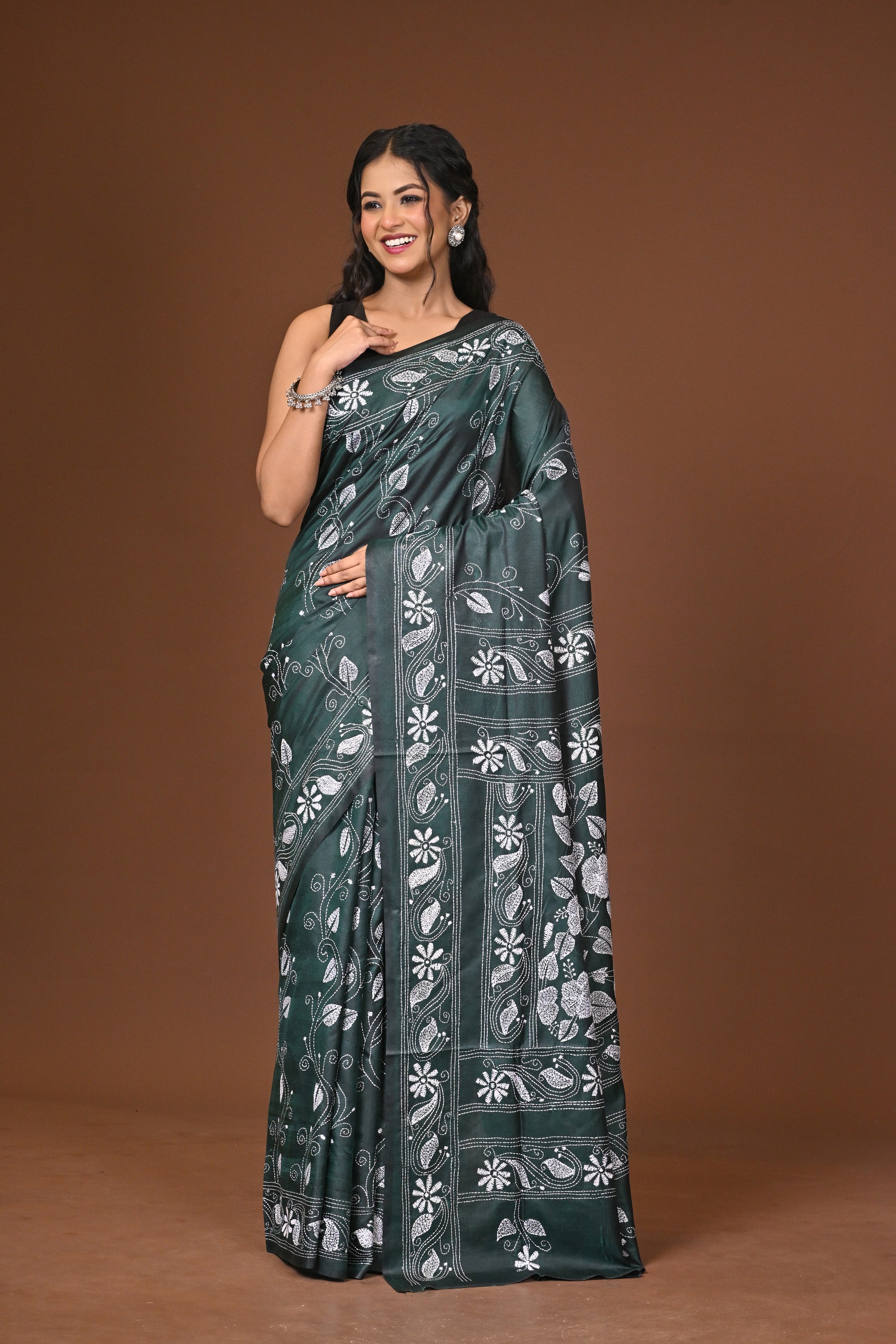 Blended Silk Kantha Stitch Saree Green Thumbnail