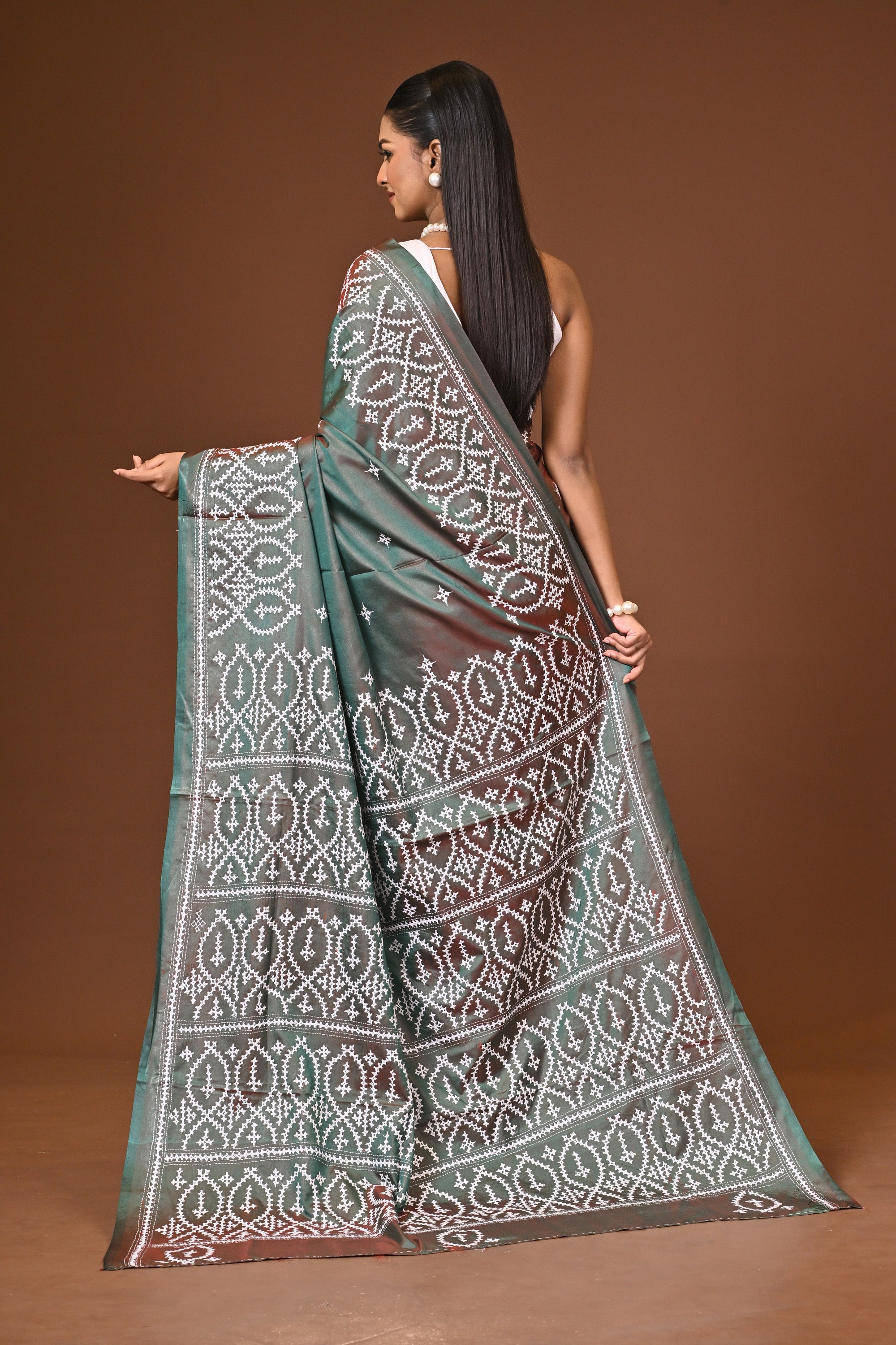 Blended Silk Kantha Stitch Saree Velvet Green Thumbnail