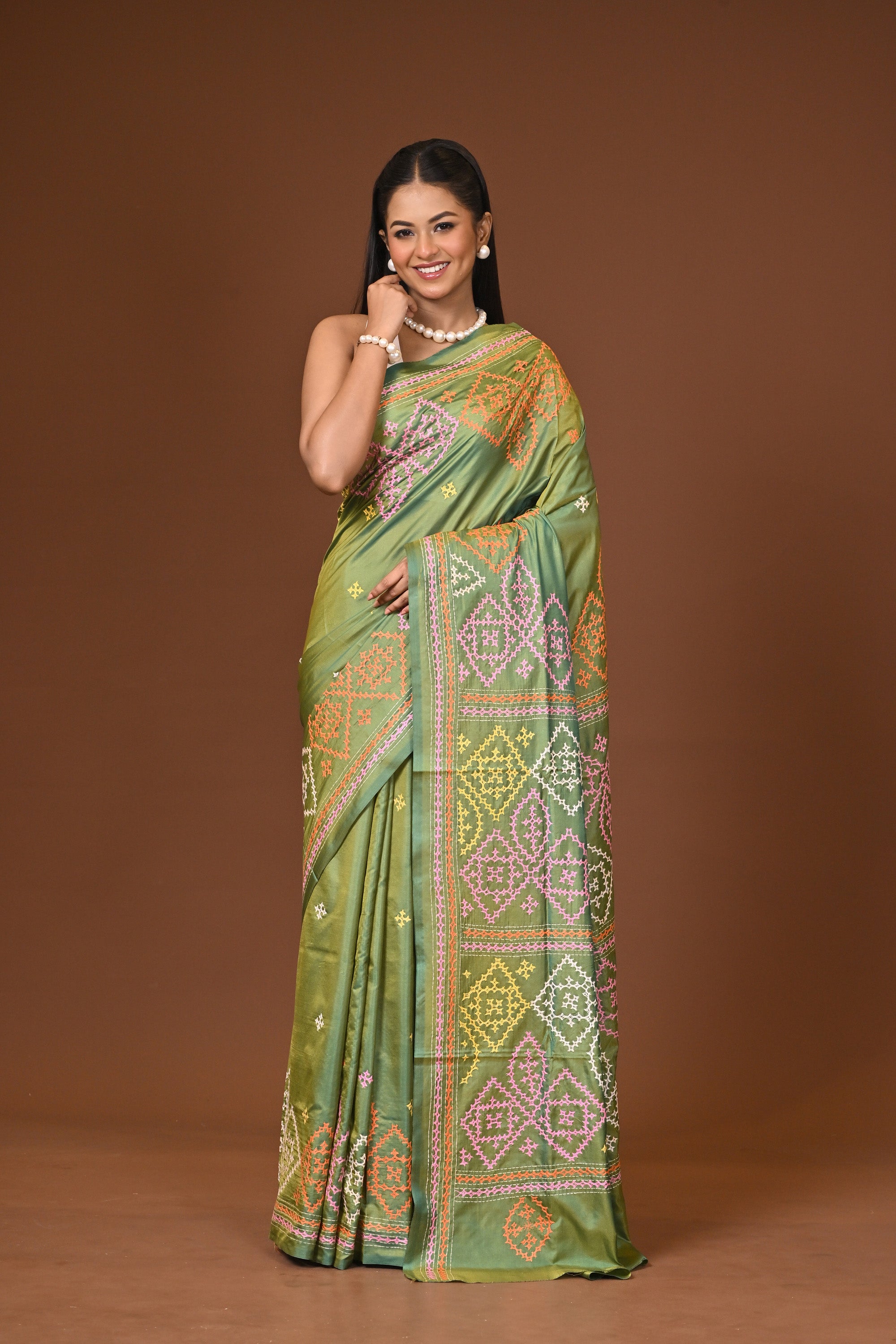 Blended Silk Kantha Stitch Saree Velvet Green Thumbnail
