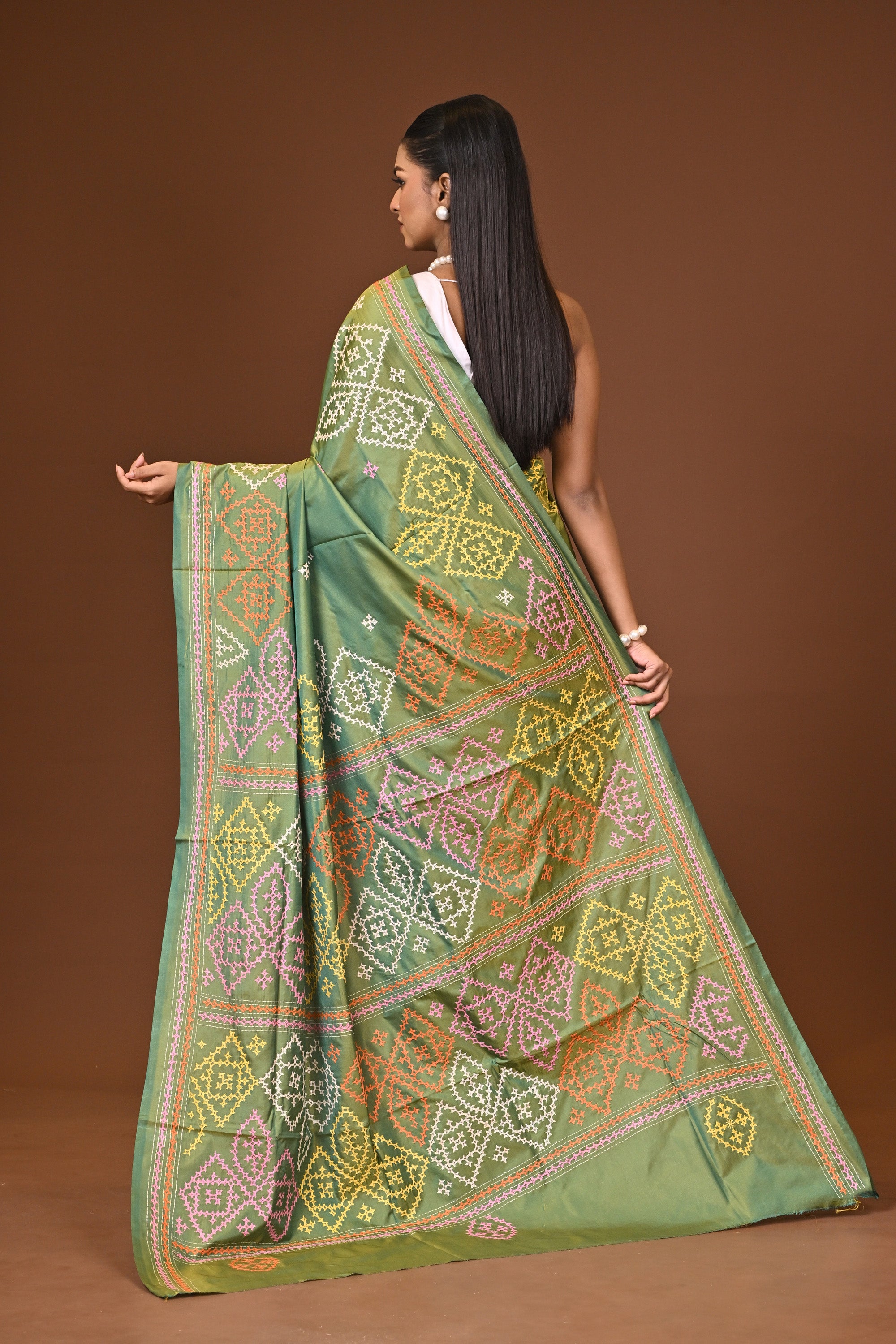 Blended Silk Kantha Stitch Saree Velvet Green Thumbnail