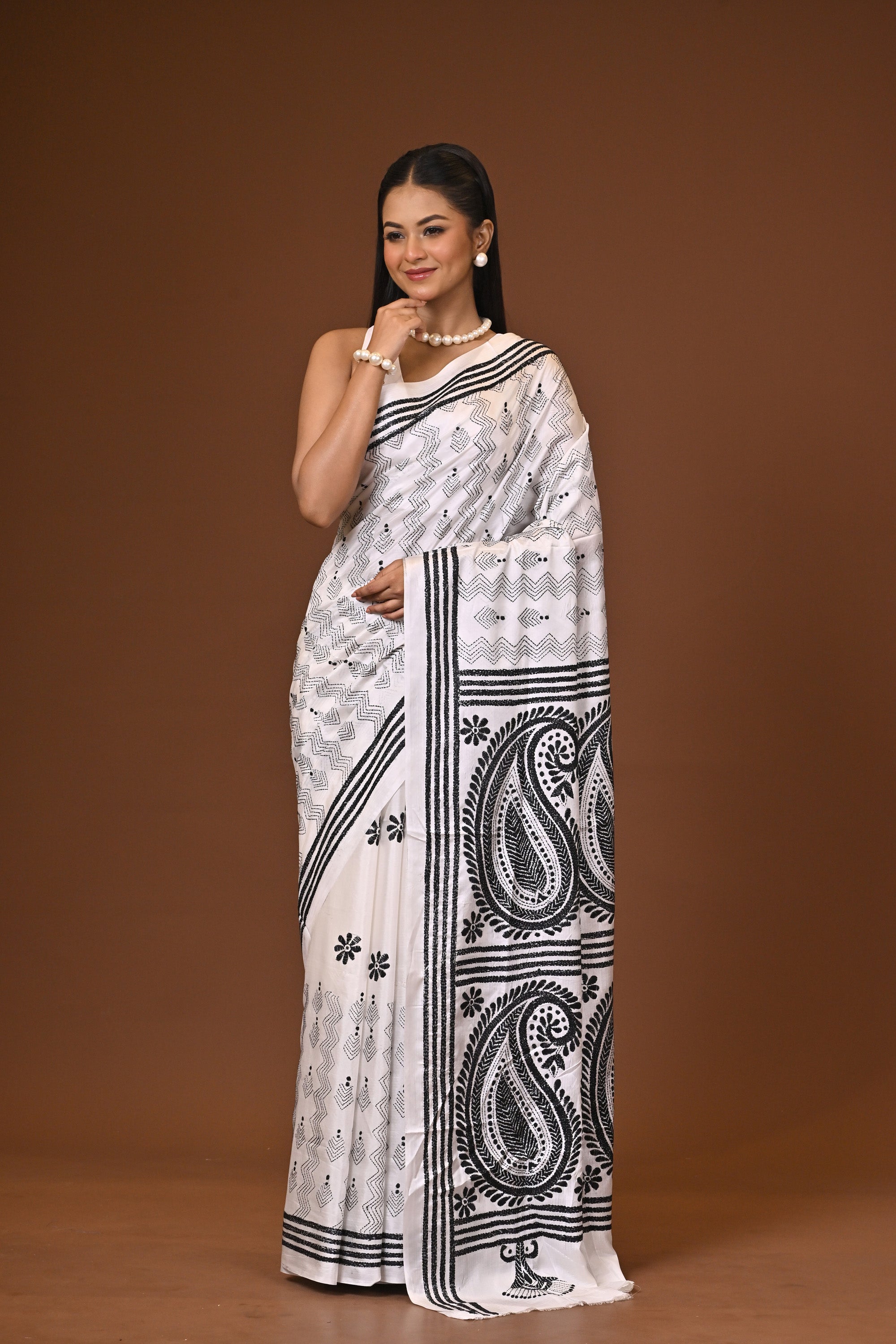 Blended Silk Kantha Stitch Saree White Thumbnail
