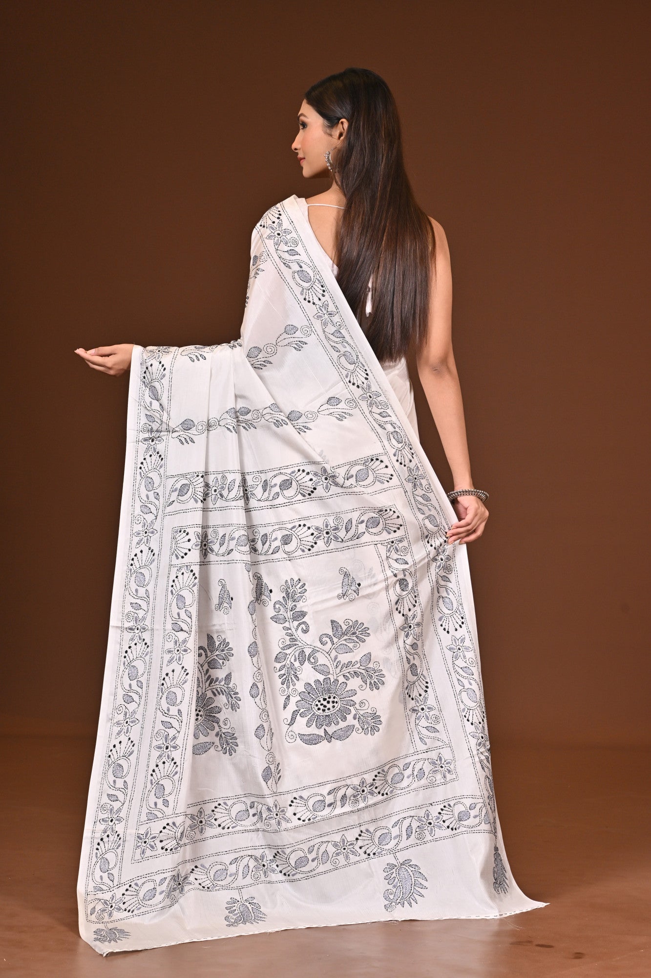 Blended Silk Kantha Stitch Saree White Thumbnail