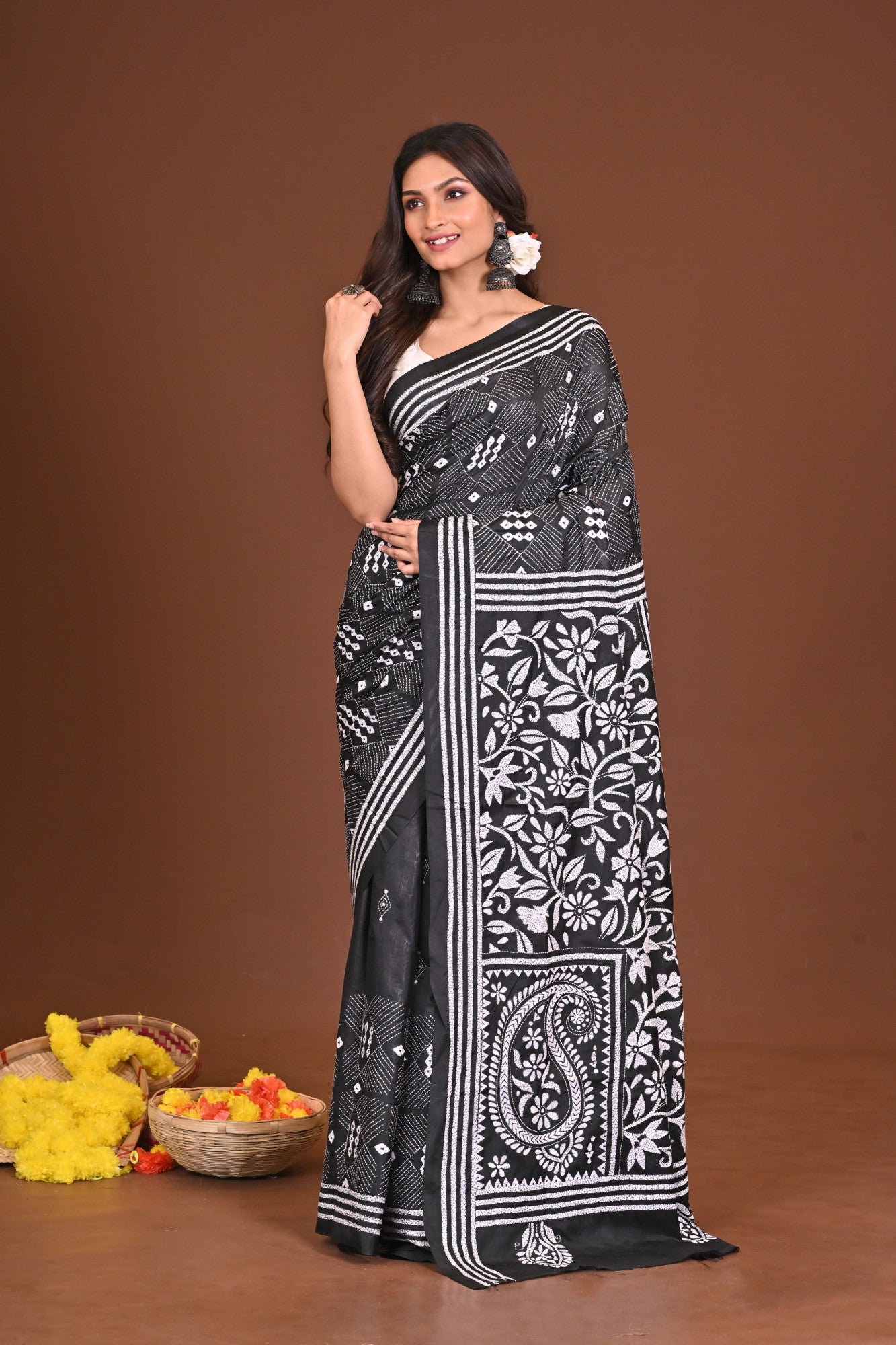 DURGESHWARI BLENDED SILK KANTHA SAREE Thumbnail