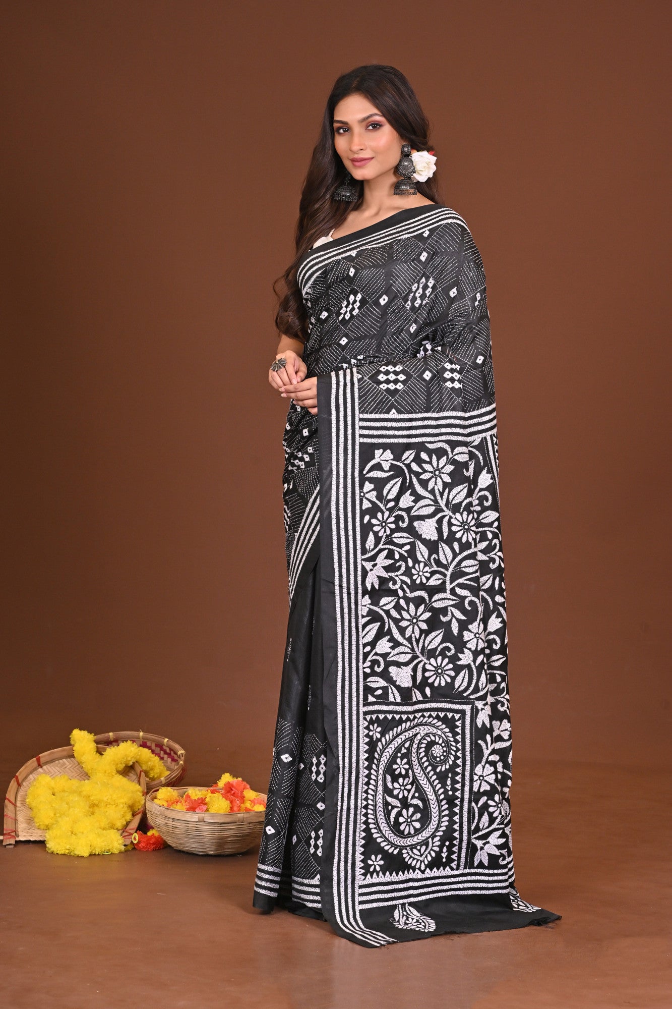 DURGESHWARI BLENDED SILK KANTHA SAREE Thumbnail
