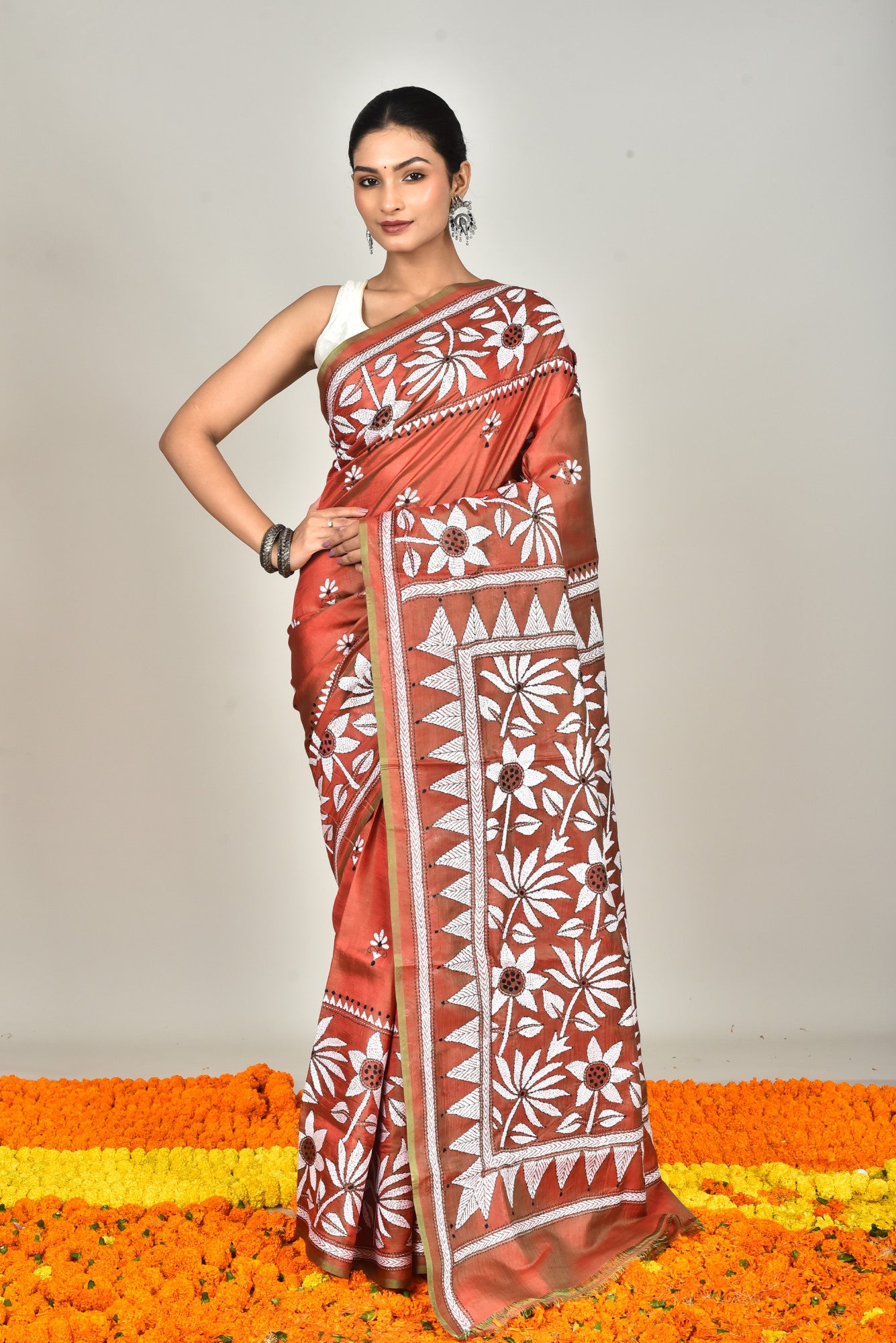 GACHI SILK DIY KANTHA SAREE Thumbnail
