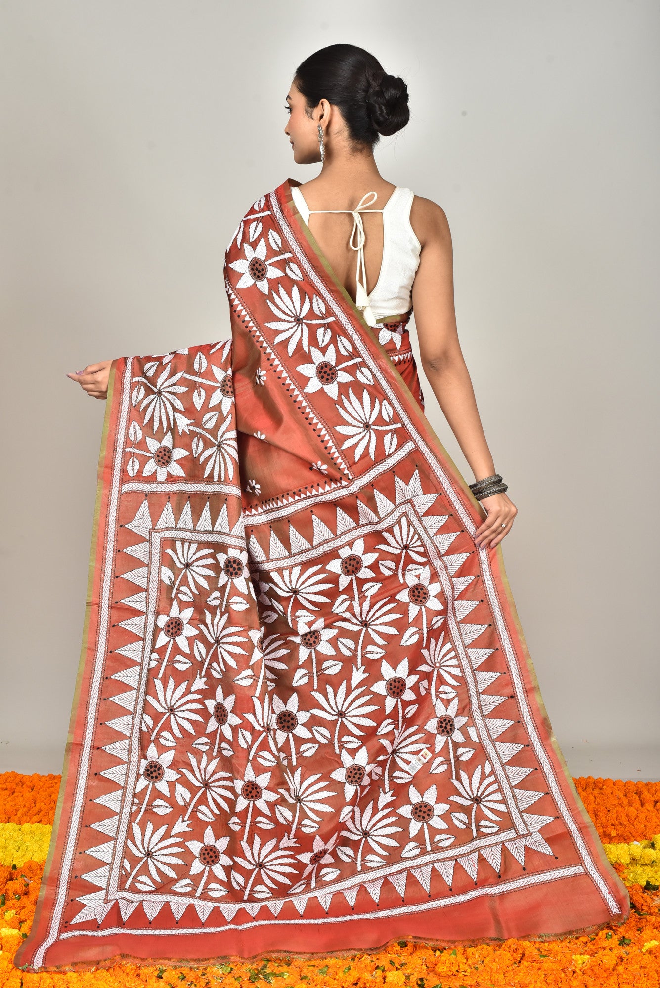 GACHI SILK DIY KANTHA SAREE Thumbnail