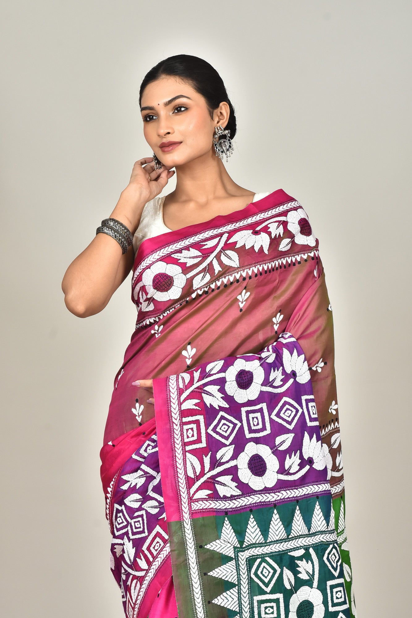 GACHI SILK DIY KANTHA SAREE Thumbnail