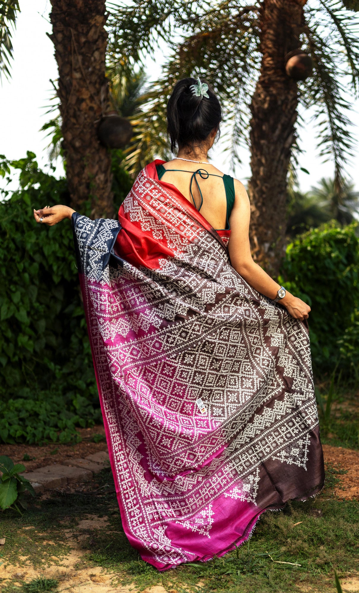 Gachi Silk Gujrati Stitch Kantha Saree Thumbnail