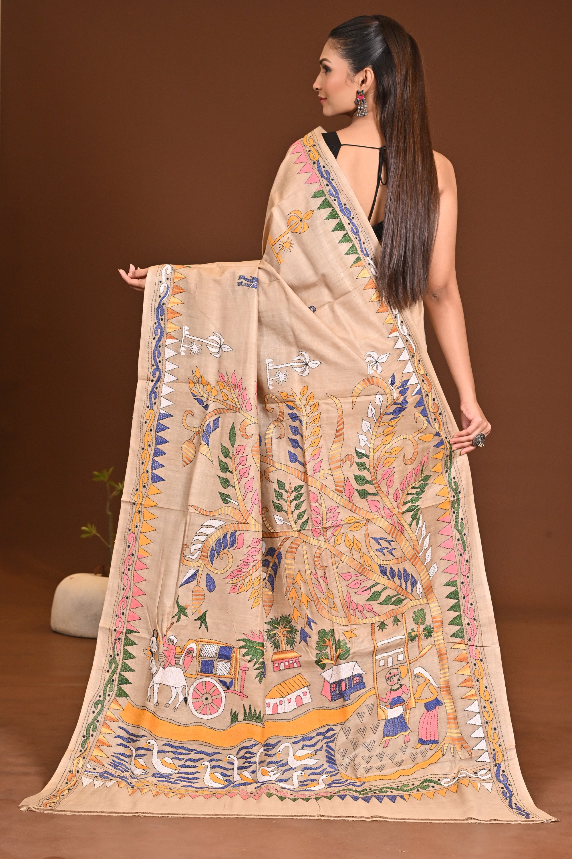 Gachi Silk Hand Embroidered Kantha Saree Beige Thumbnail
