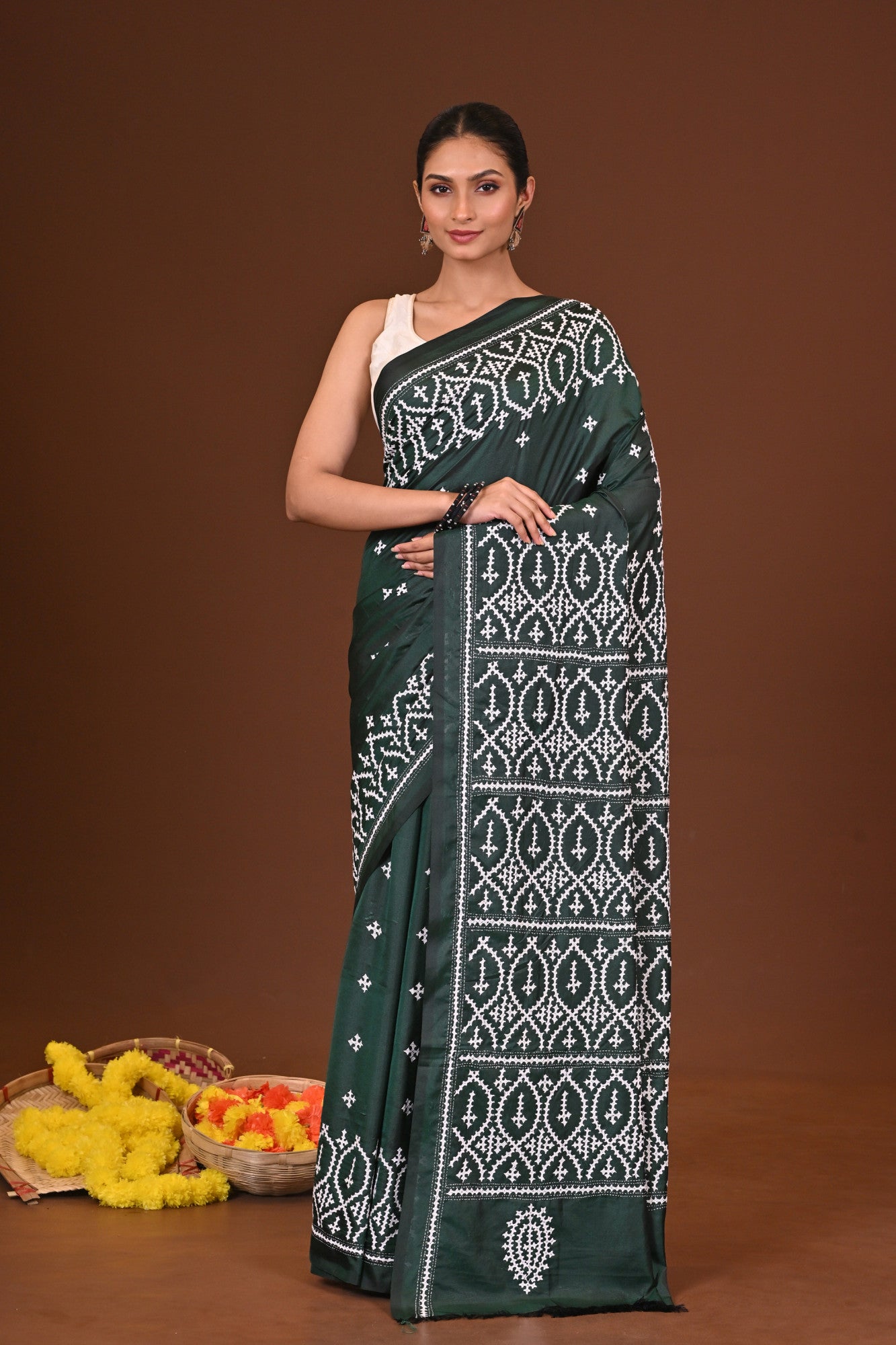 MEGHDURGA BLENDED SILK KANTHA SAREE Thumbnail