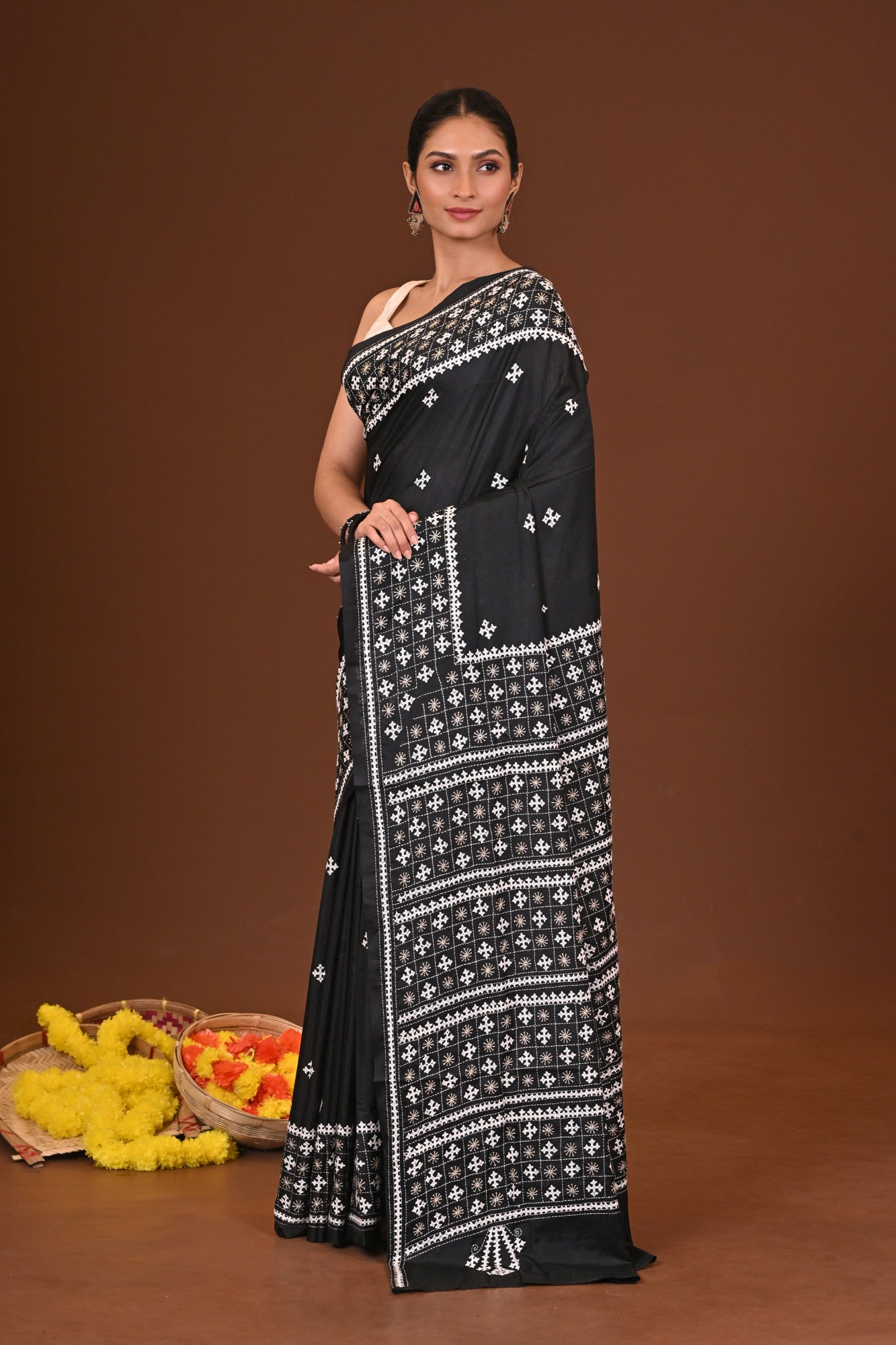 NISHITHINI BLENDED SILK KANTHA SAREE Thumbnail