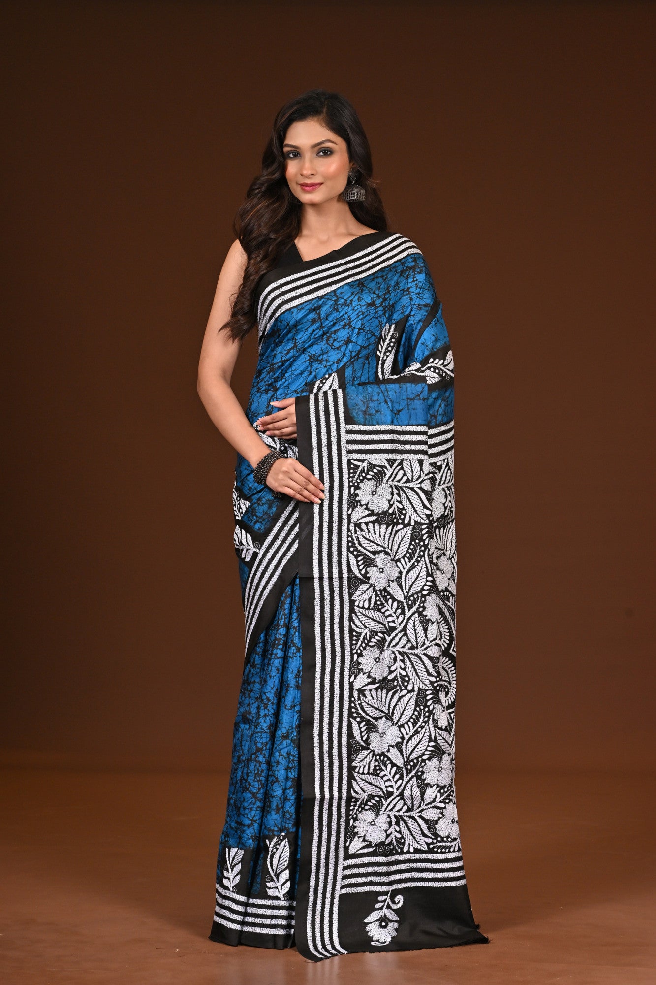 PURE SILK KANTHA SAREE Thumbnail