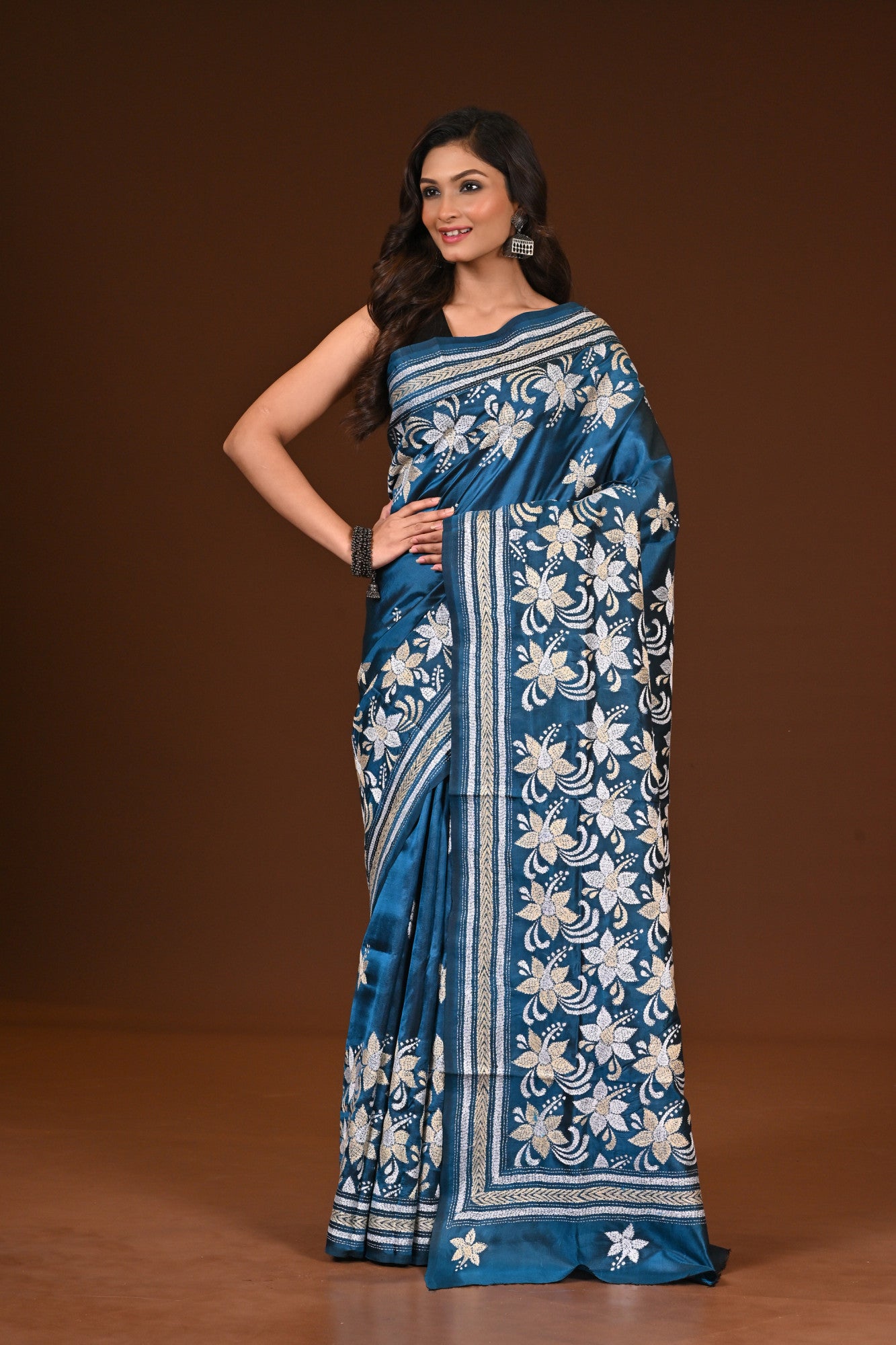 PURE SILK KANTHA SAREE Thumbnail