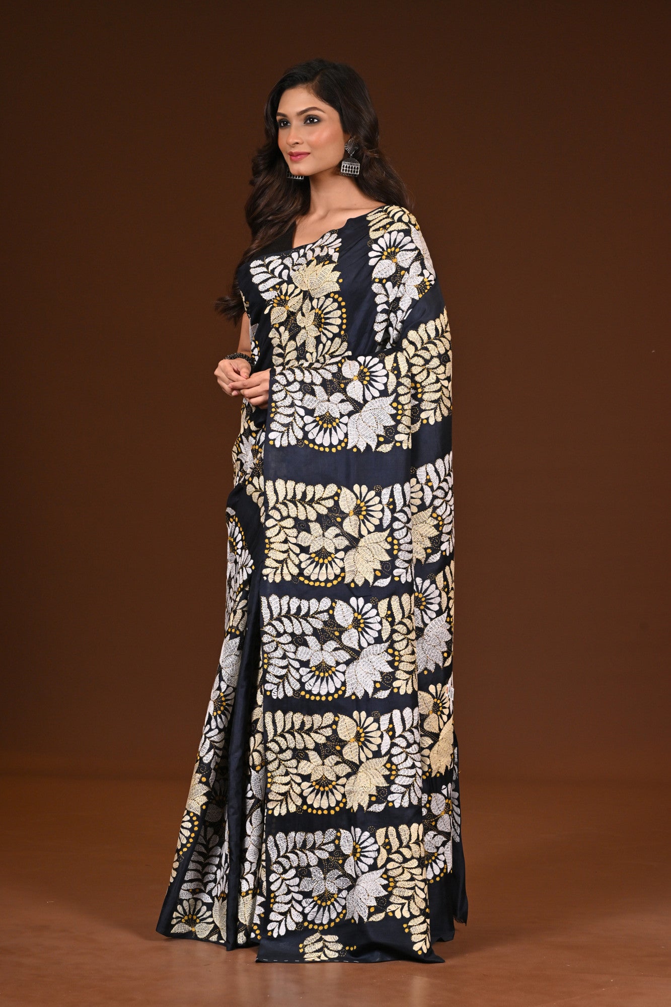 PURE SILK KANTHA SAREE Thumbnail