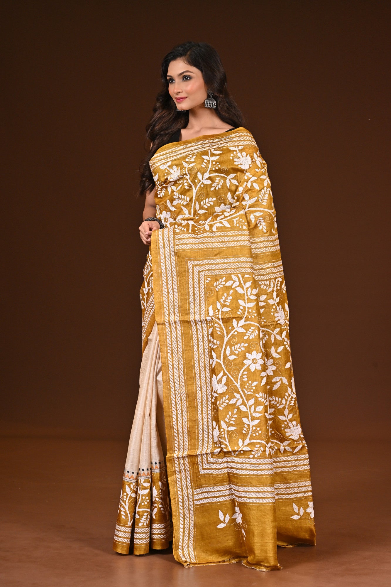 PURE SILK KANTHA SAREE Thumbnail