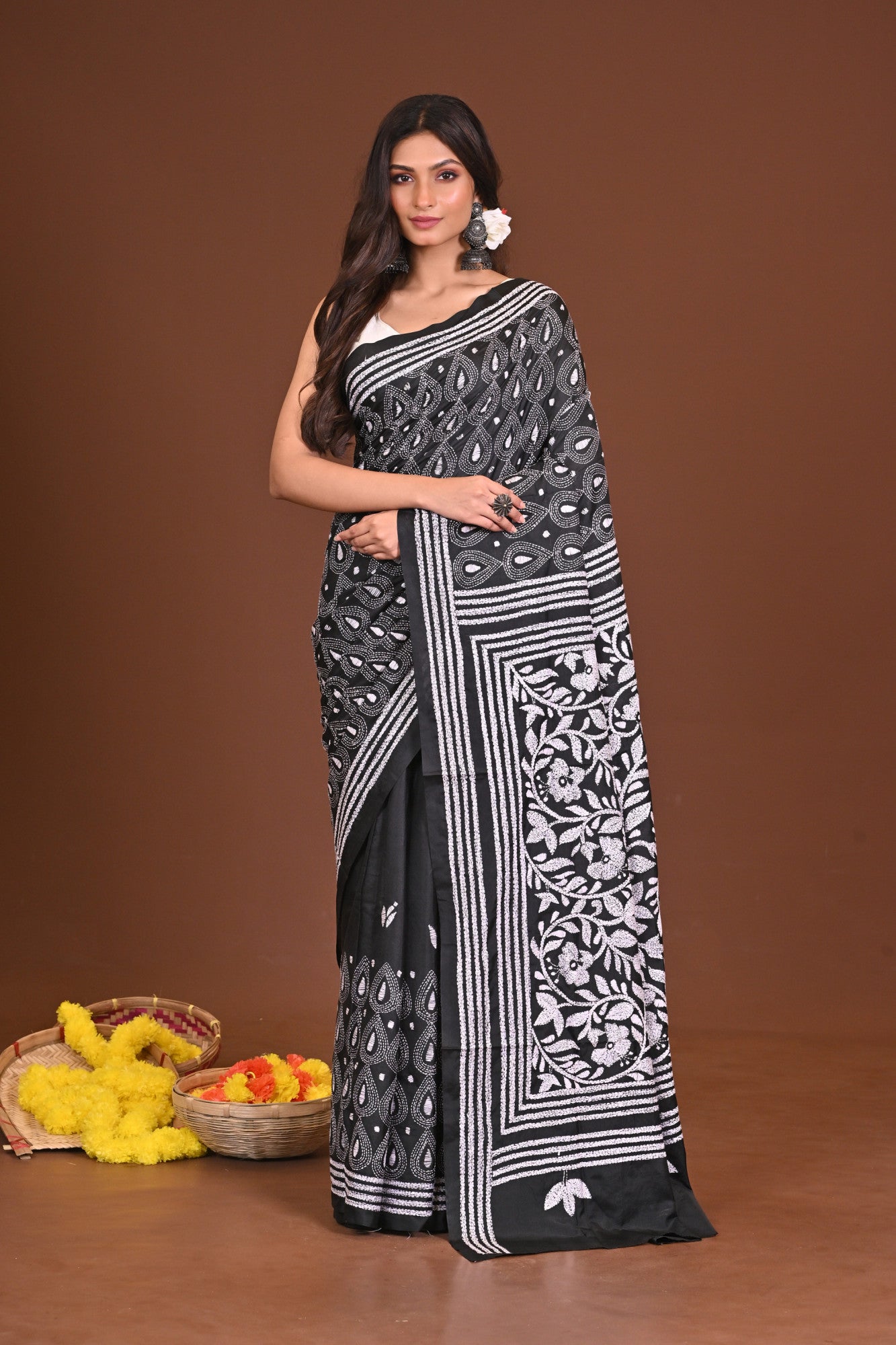 RAATKANYA BLENDED SILK KANTHA SAREE Thumbnail