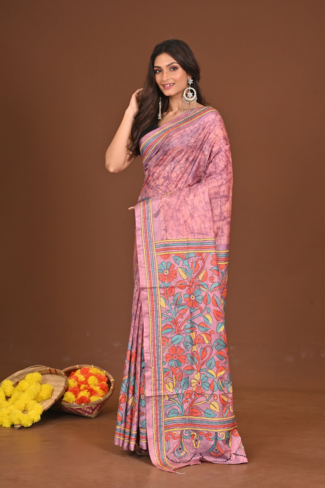 RANGIYEDIYO BLENDED SILK KANTHA SAREE Thumbnail
