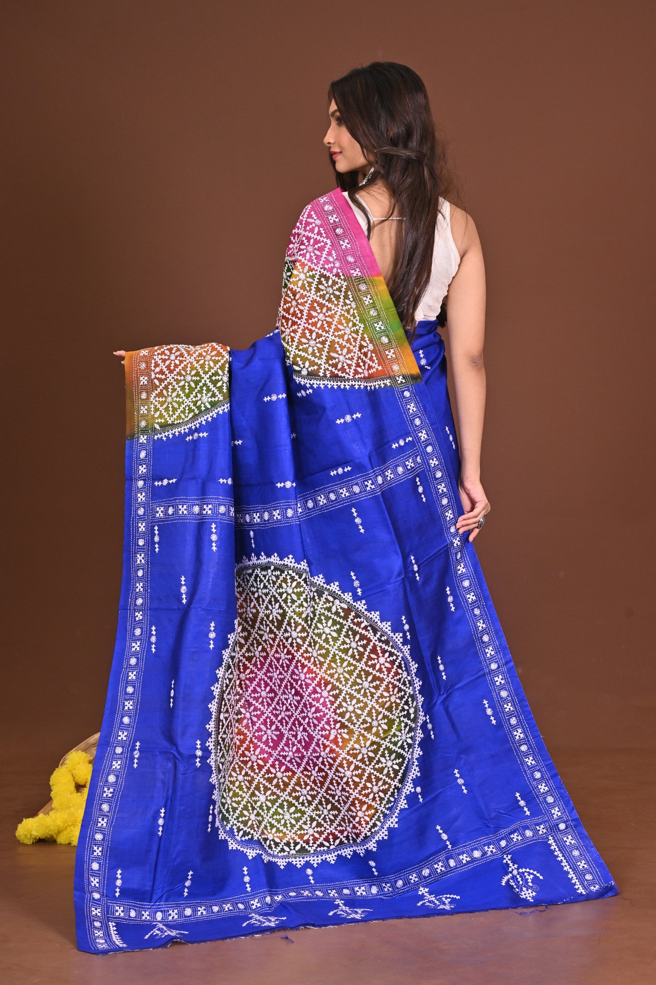 RONGINRUPKATHA GACHI SILK KANTHA SAREE Thumbnail