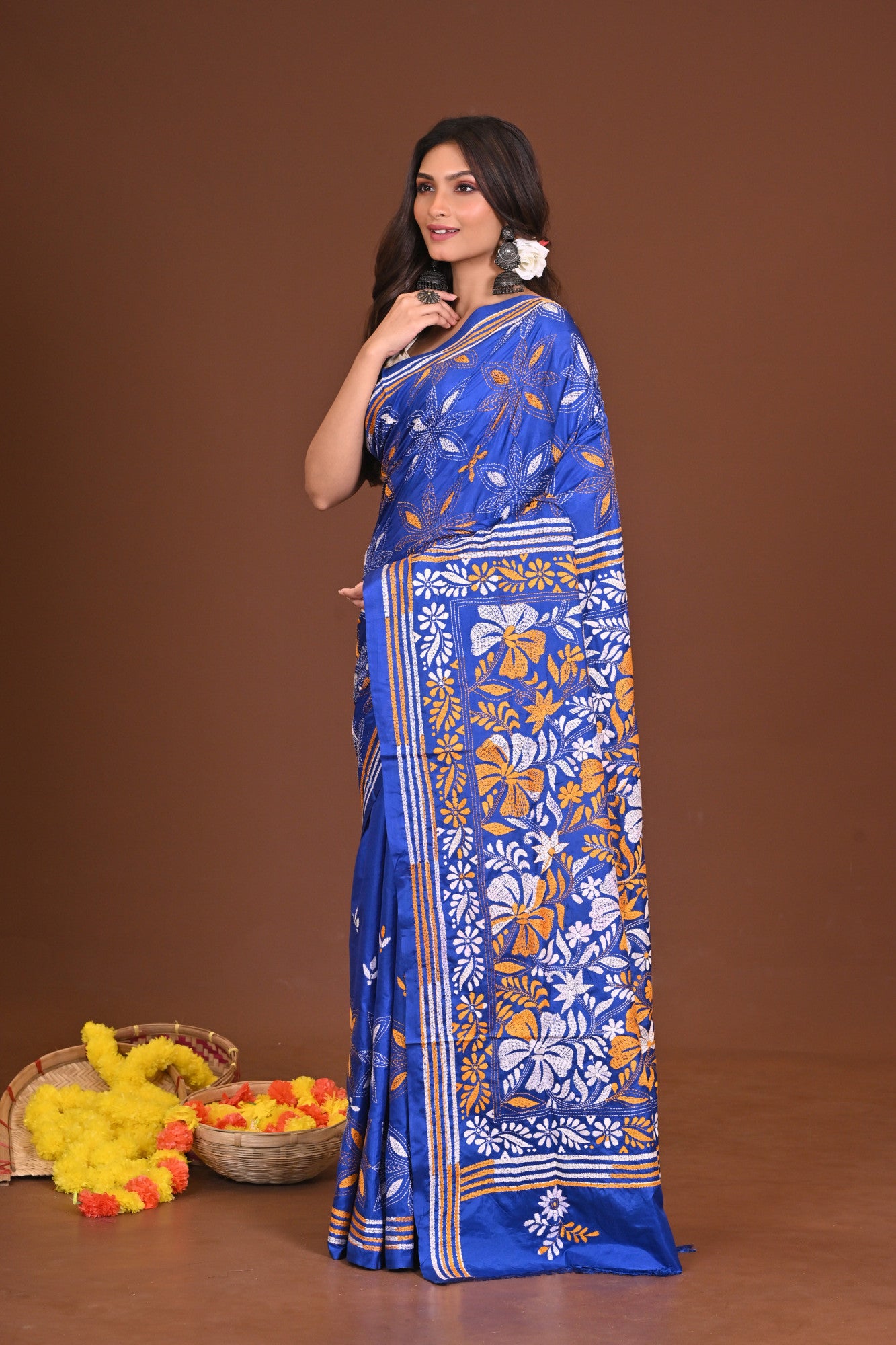 SAMUDRIKASAAJ BLENDED SILK KANTHA SAREE Thumbnail
