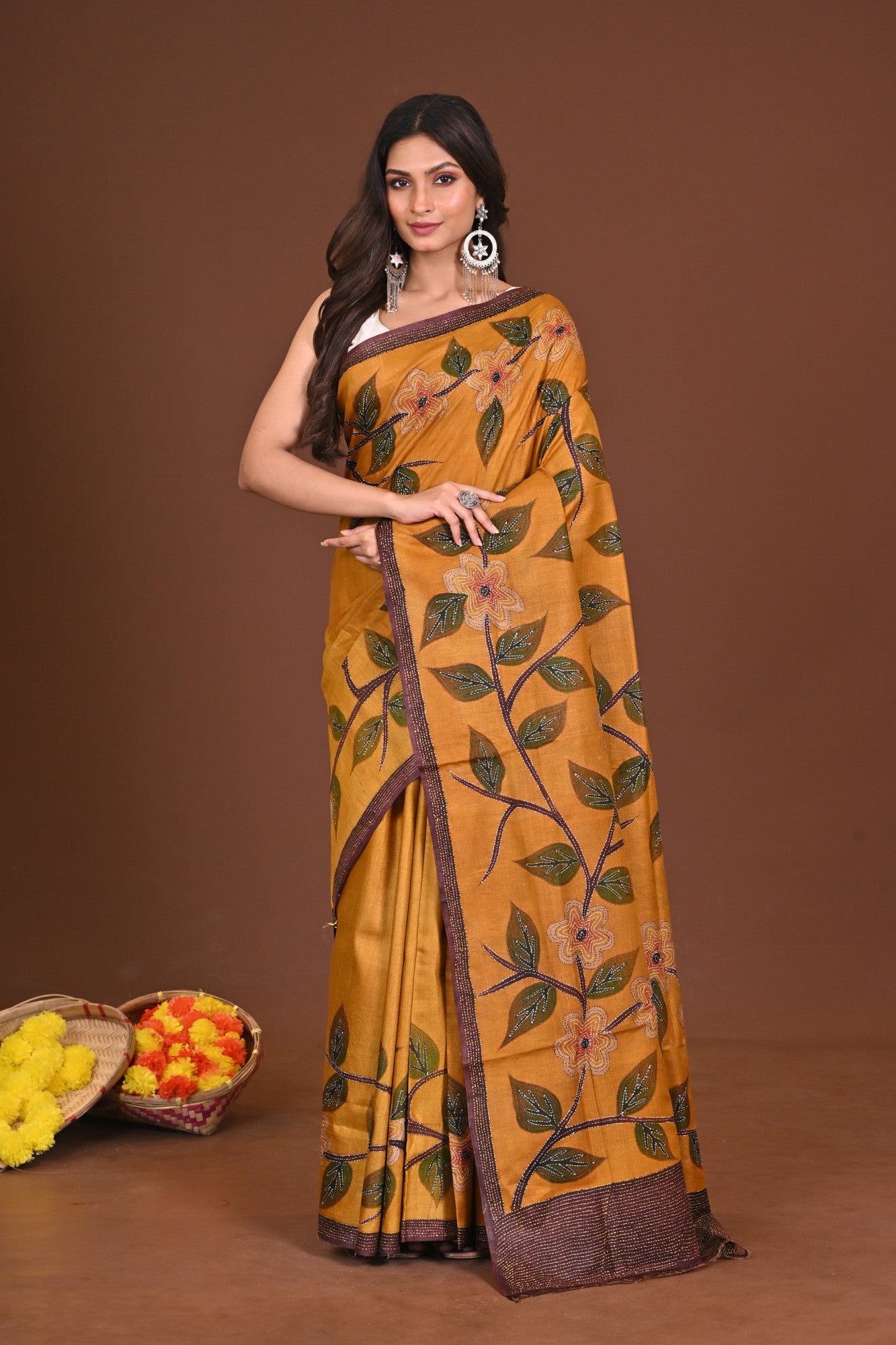 SHONARSHARAD GACHI SILK KANTHA SAREE Thumbnail