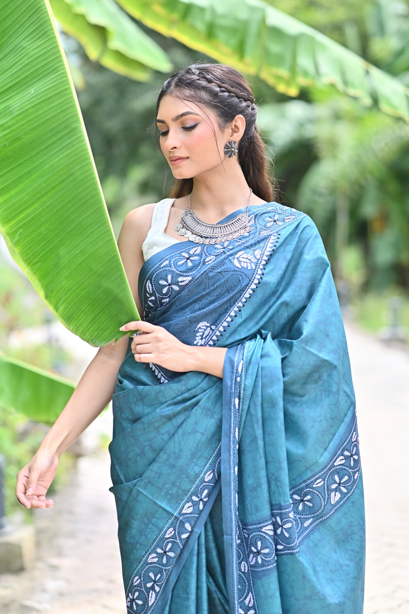SHUBHADA BLENDED SILK KANTHA SAREE Thumbnail