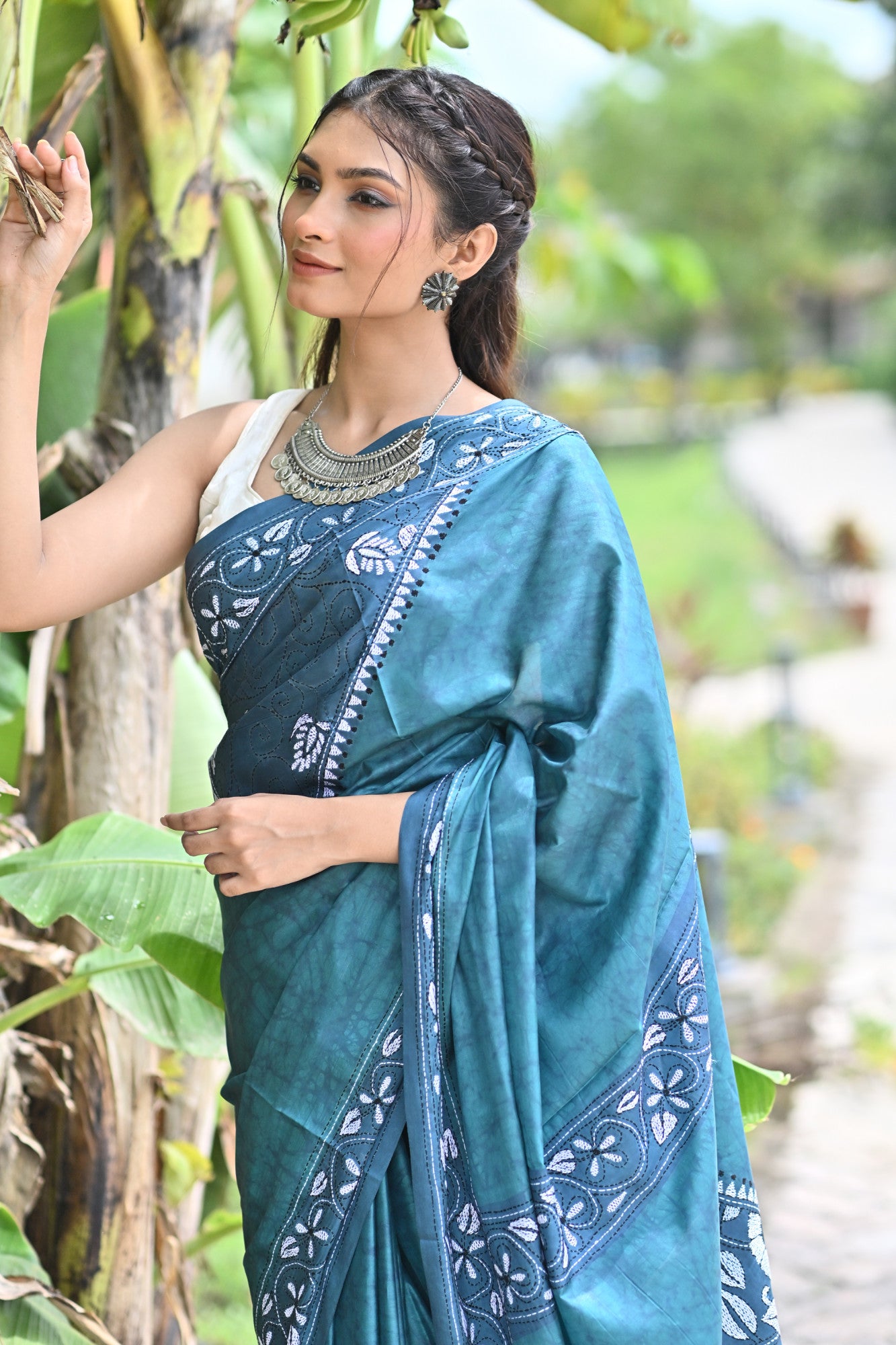 SHUBHADA BLENDED SILK KANTHA SAREE Thumbnail