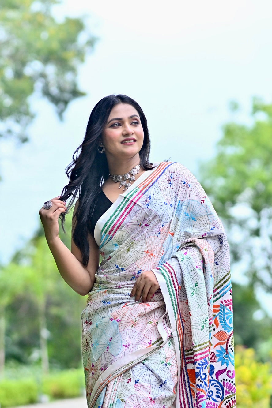 SHUMBHANASHINI  BLENDED SILK KANTHA SAREE Thumbnail