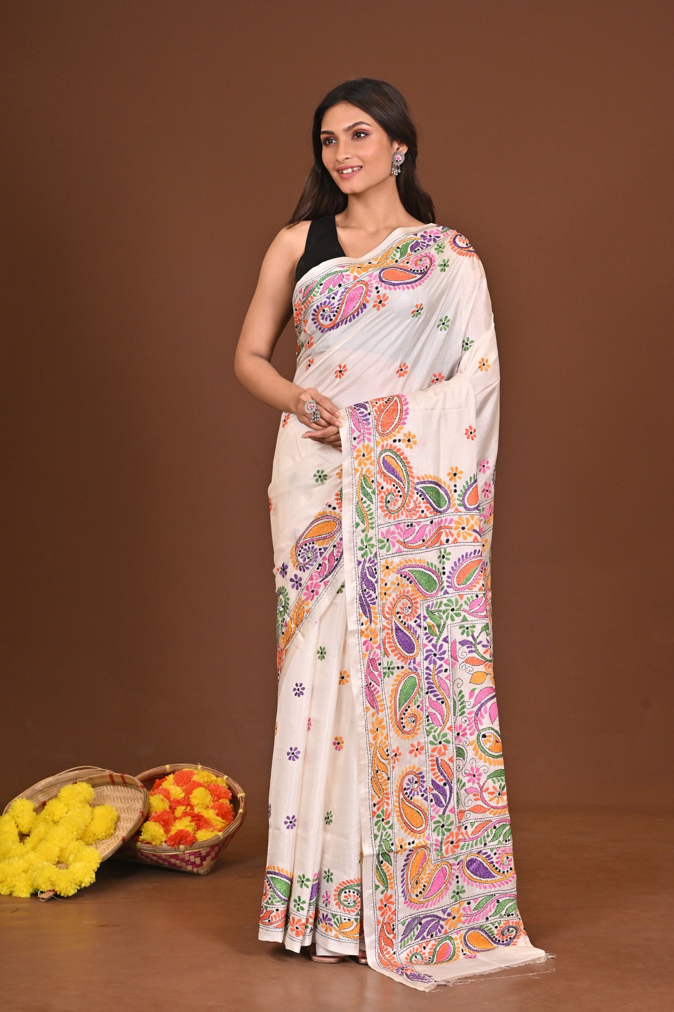 SHWETAMBARI BLENDED SILK KANTHA SAREE Thumbnail