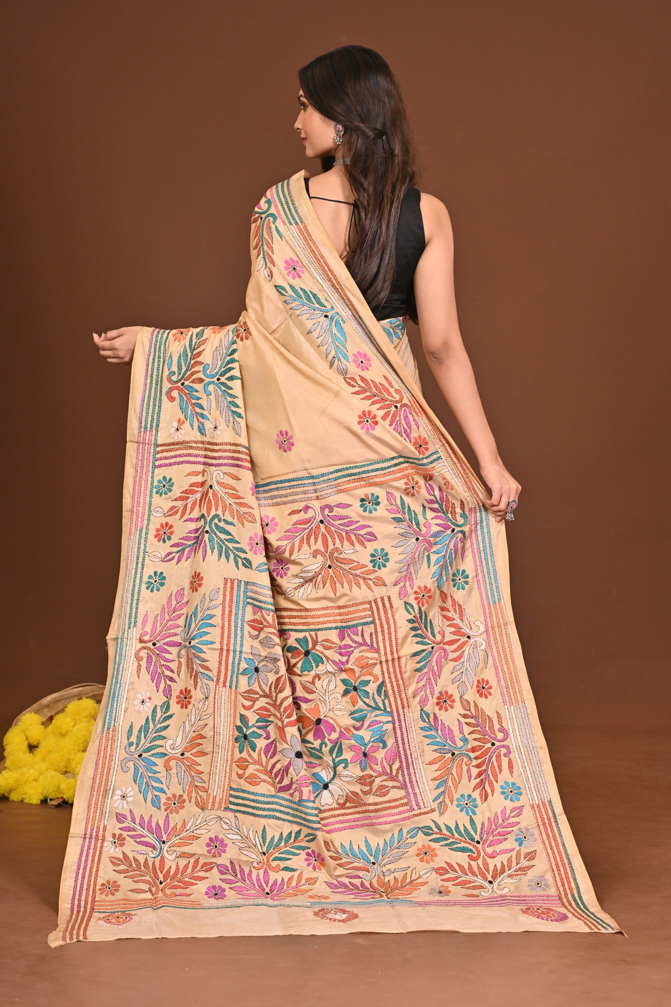 SIDDHIDHATRI BLENDED SILK KANTHA SAREE Thumbnail