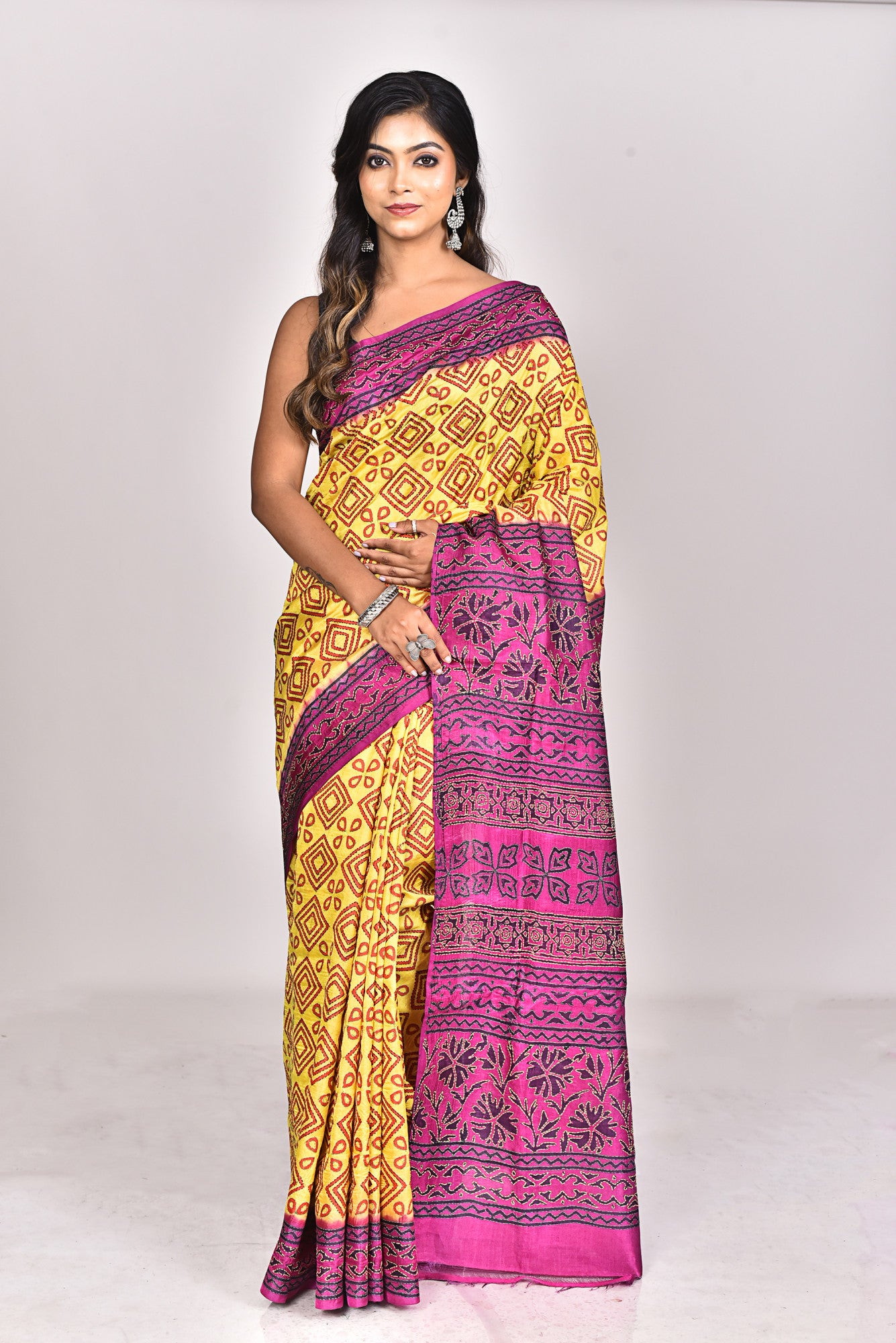 Bulian Stitch Saree Thumbnail
