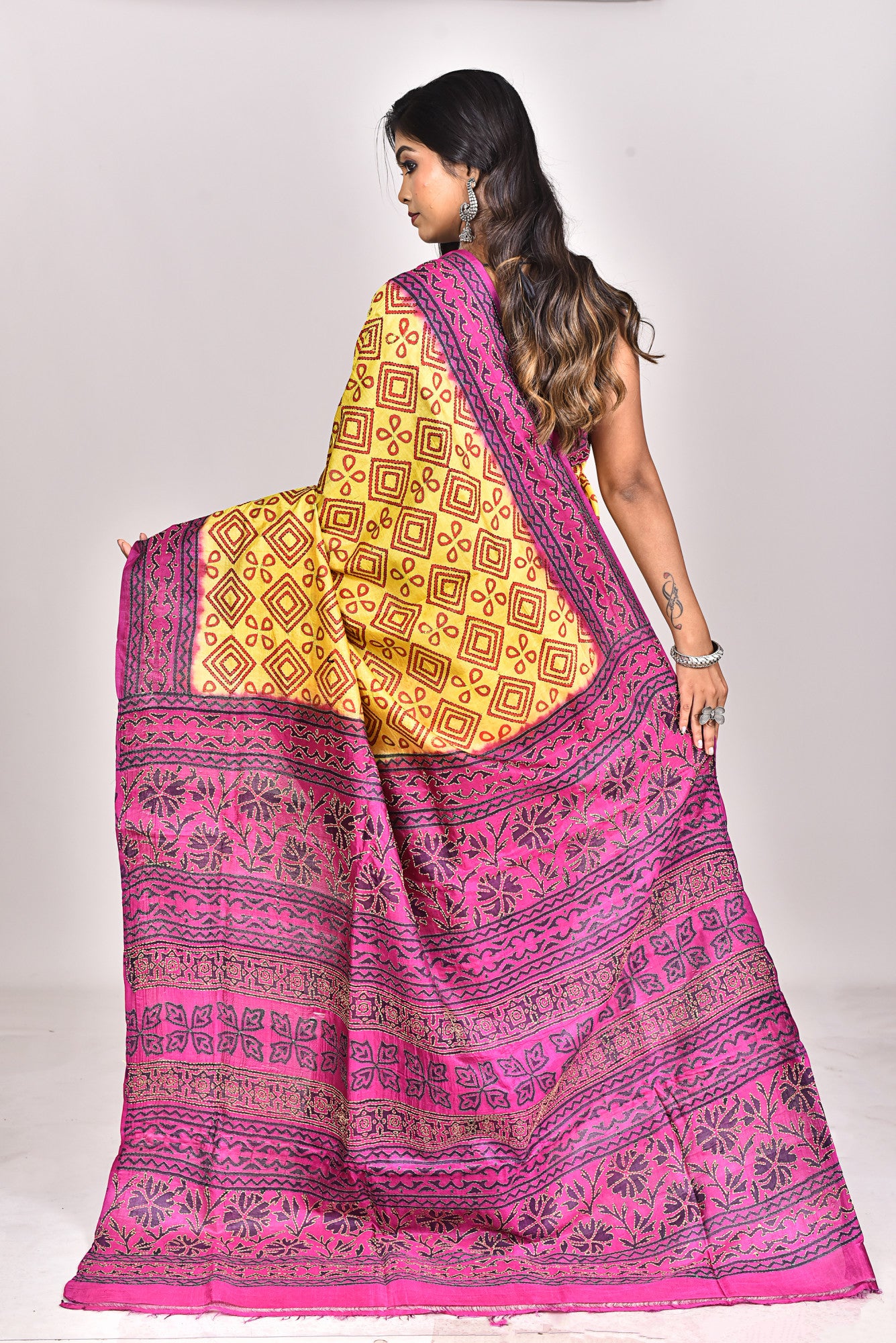 Bulian Stitch Saree Thumbnail