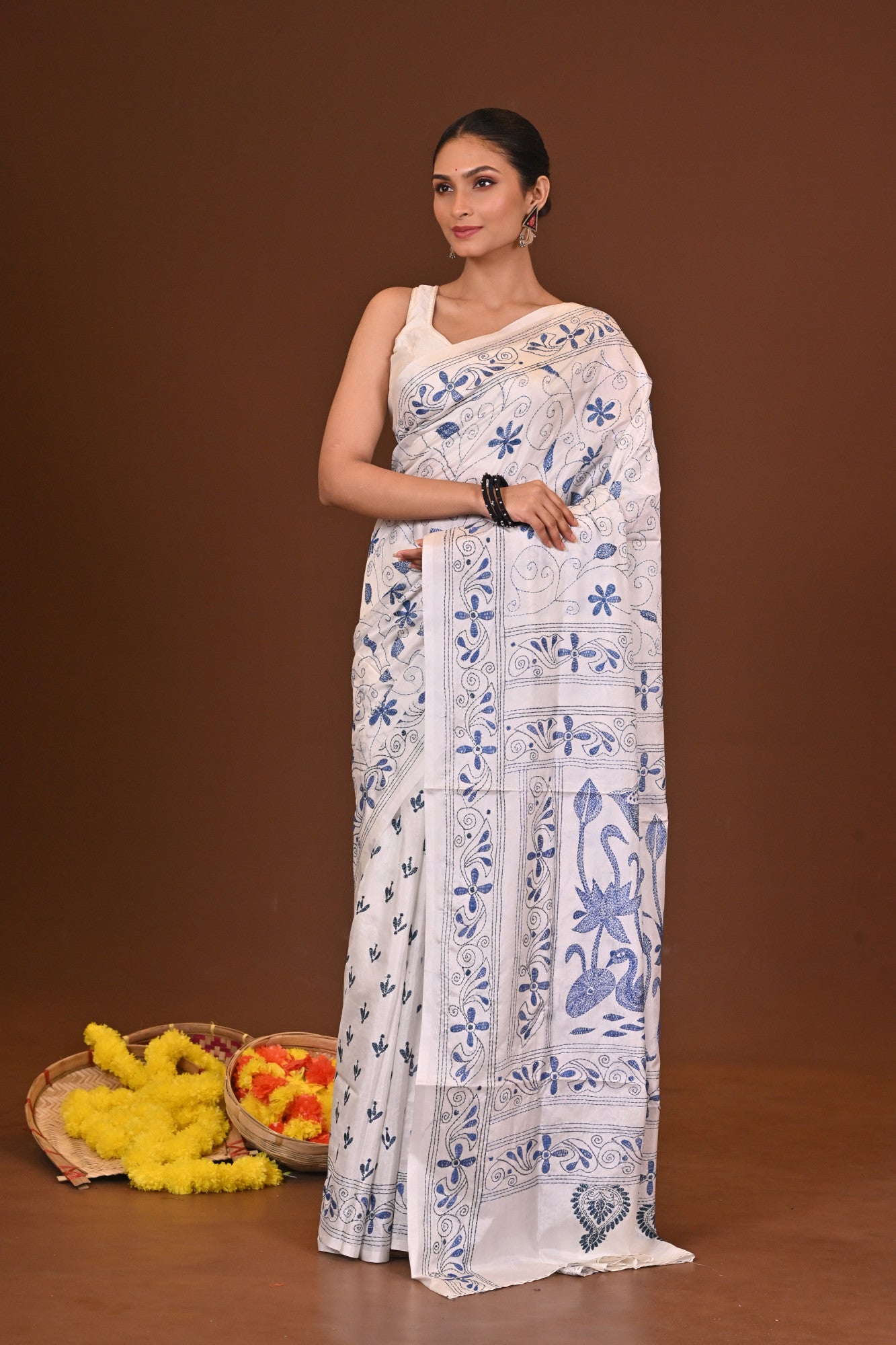 SOUDAMINI BLENDED SILK KANTHA SAREE Thumbnail